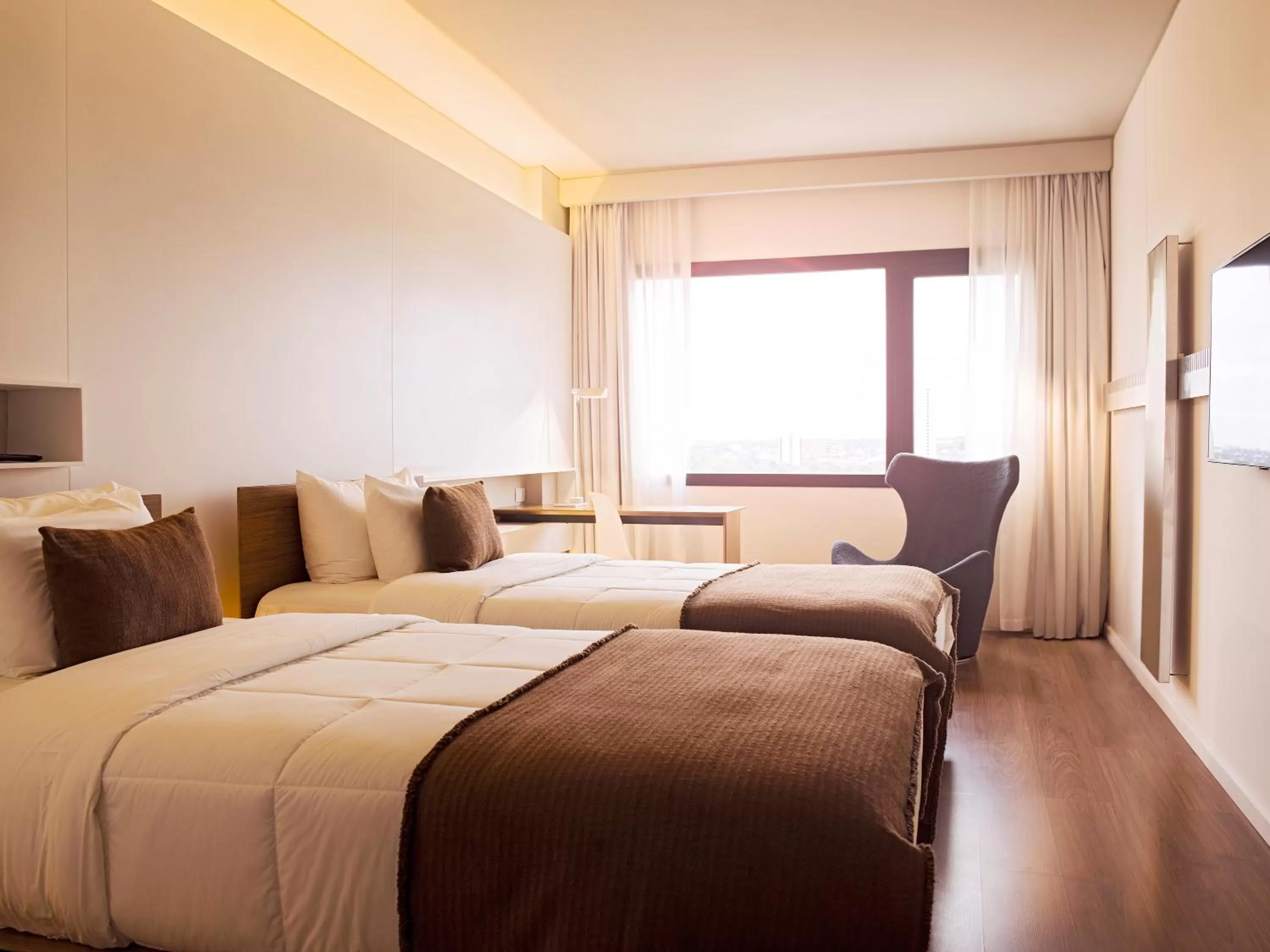 Photo of the whole room, Bed in Esplendor by Wyndham Asuncion