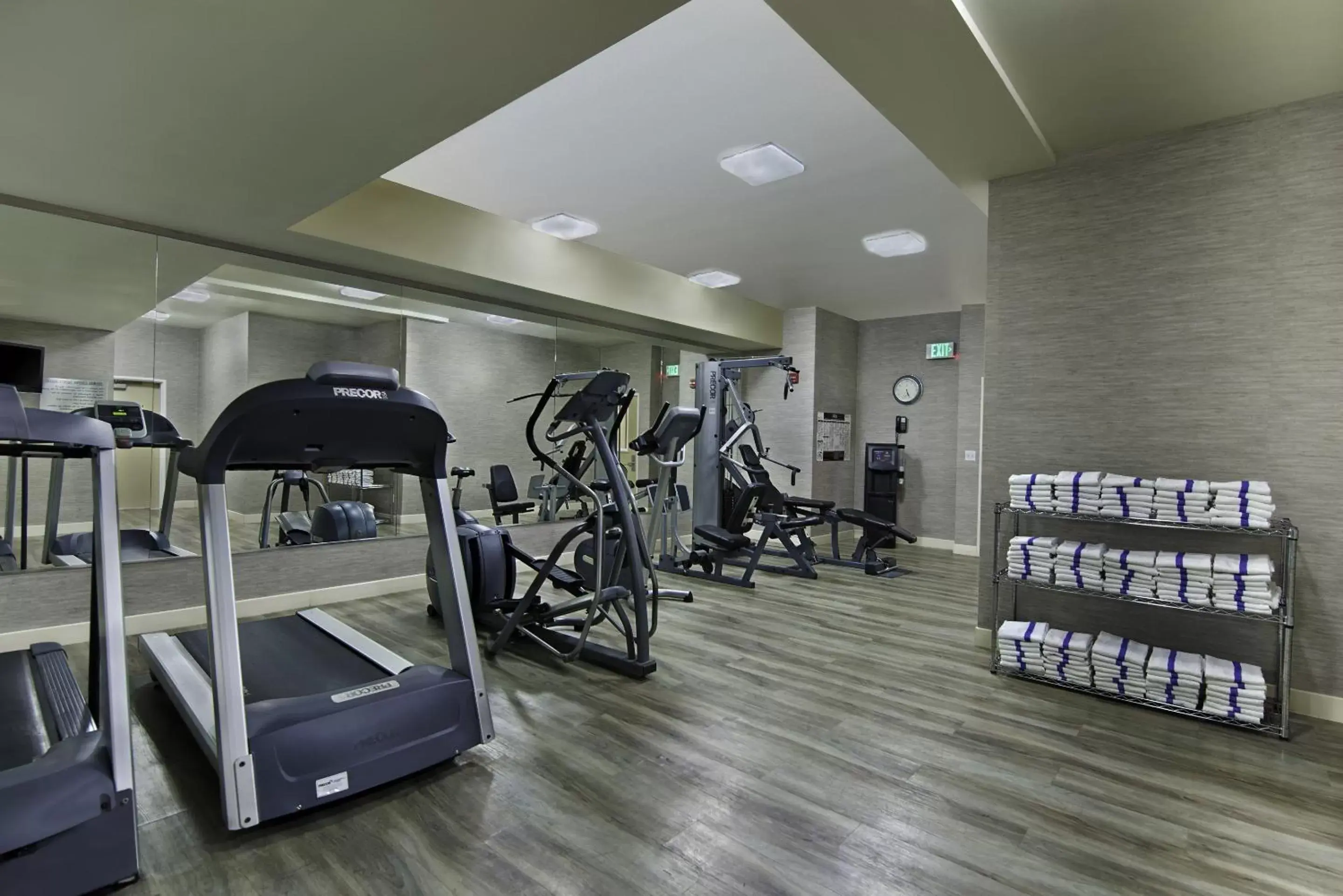 Fitness centre/facilities, Fitness Center/Facilities in Oxford Suites Silverdale