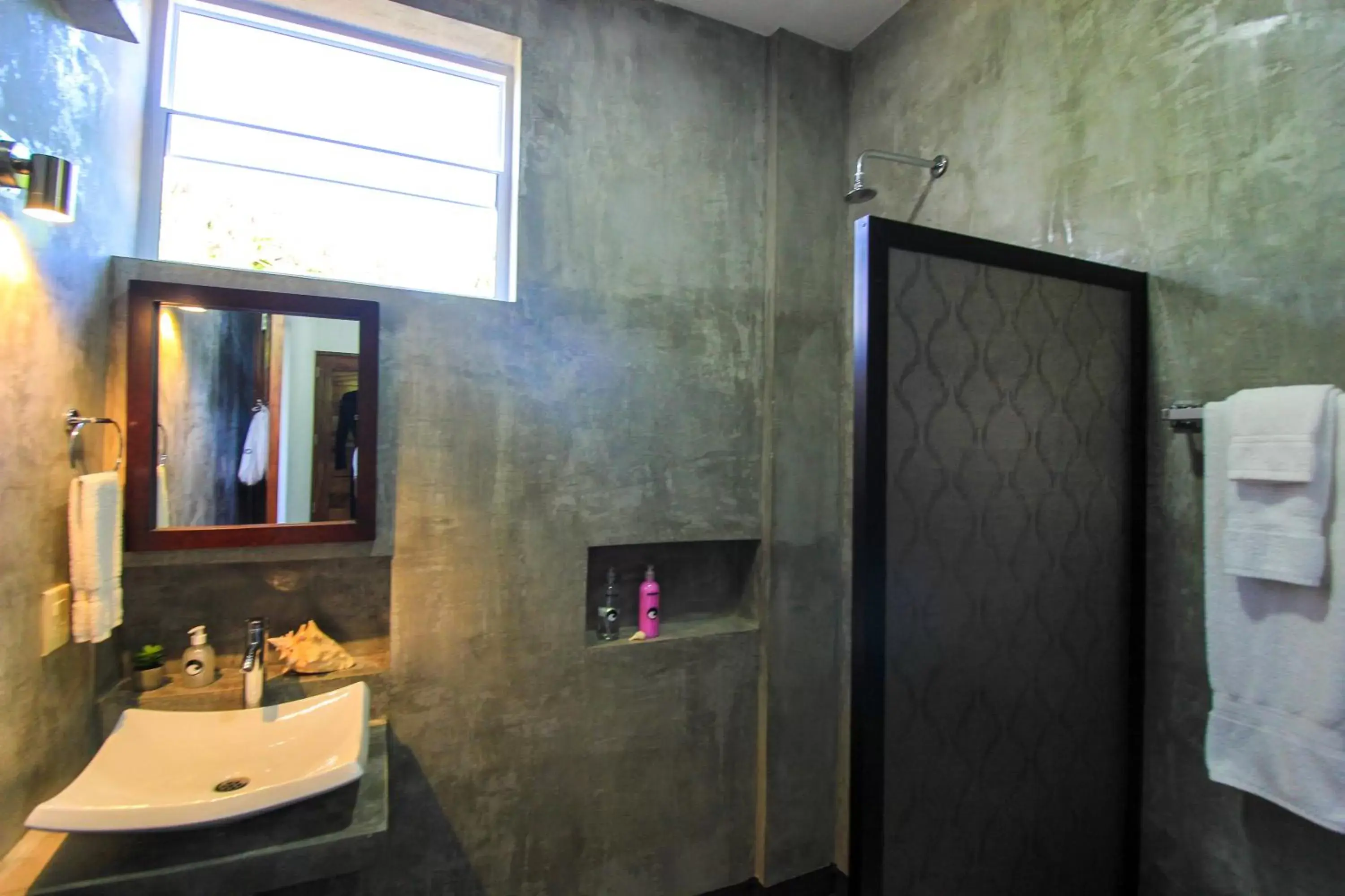 Bathroom in Casa de Olas Boutique Hotel