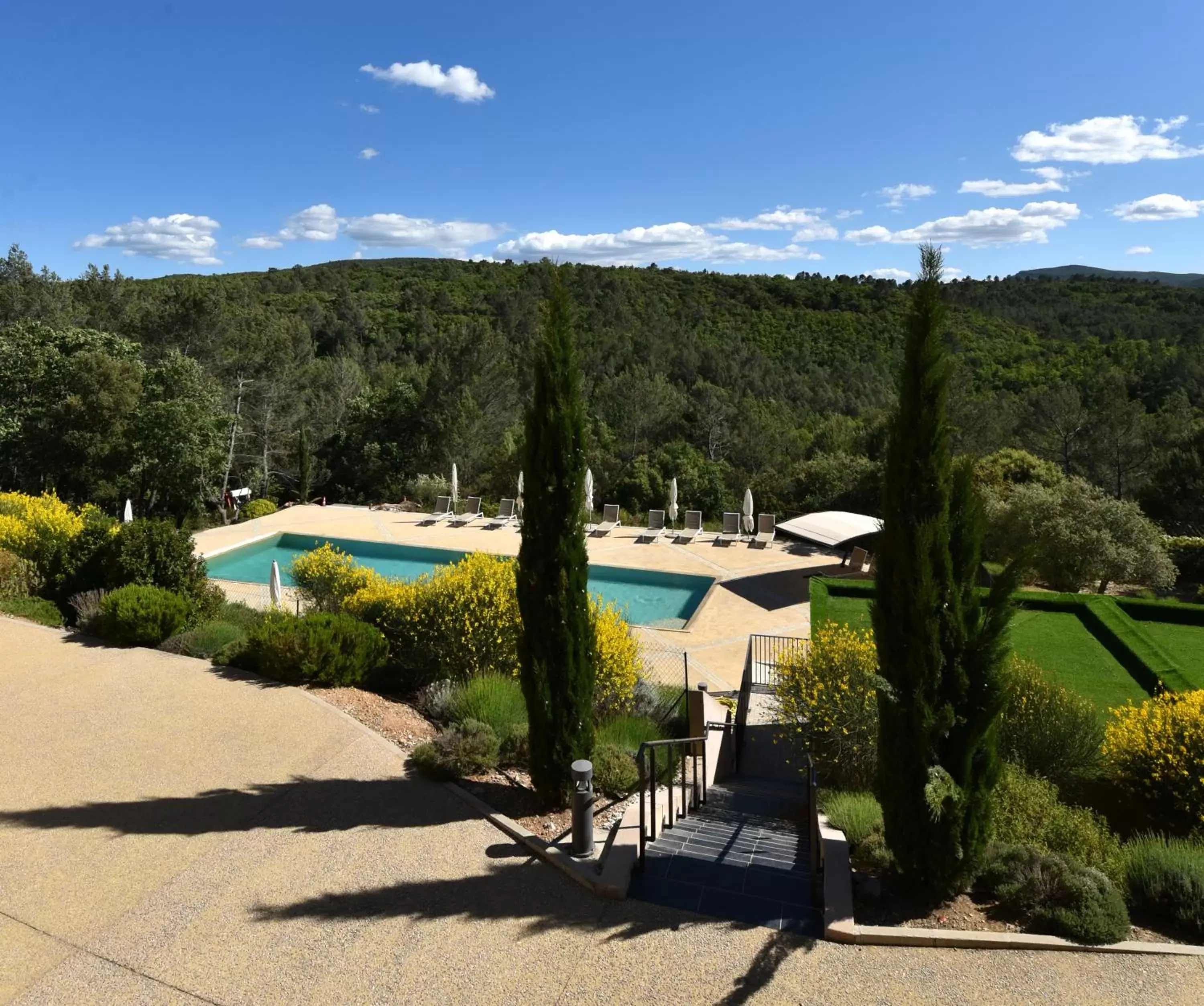 Swimming pool, Pool View in Mercure Brignoles Golf de Barbaroux & Spa