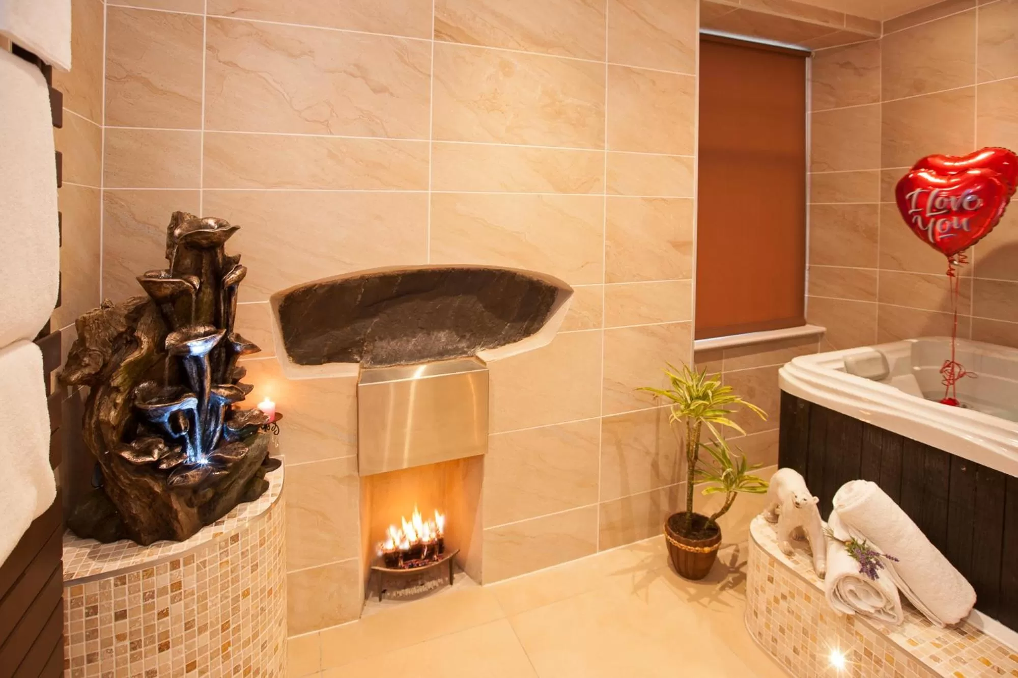 Hot Tub in Windermere Boutique Hotel Spa Suites & Hot Tubs