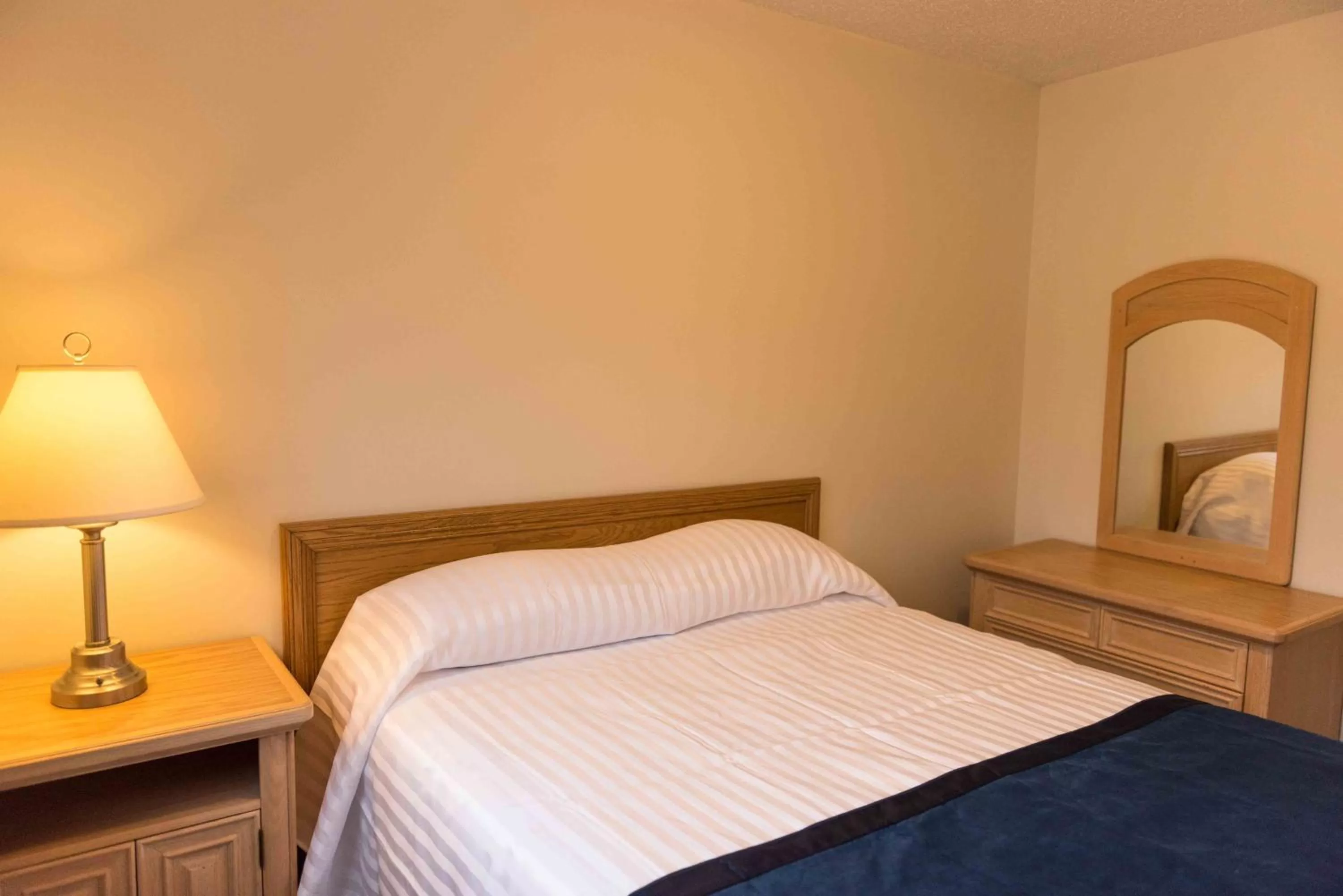 Bed in Radium Park Lodge