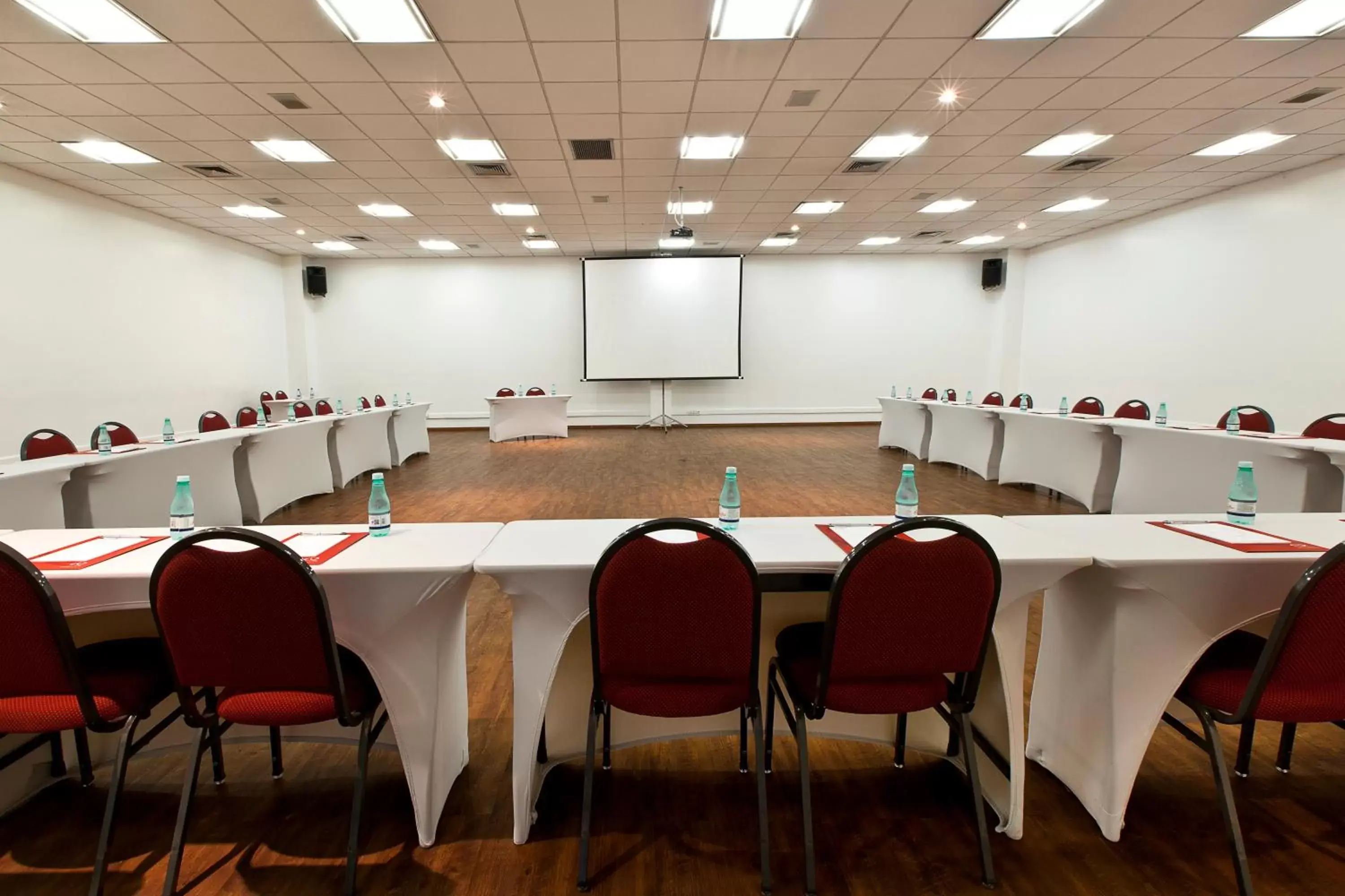 Meeting/conference room in H2 Platinum Lourdes