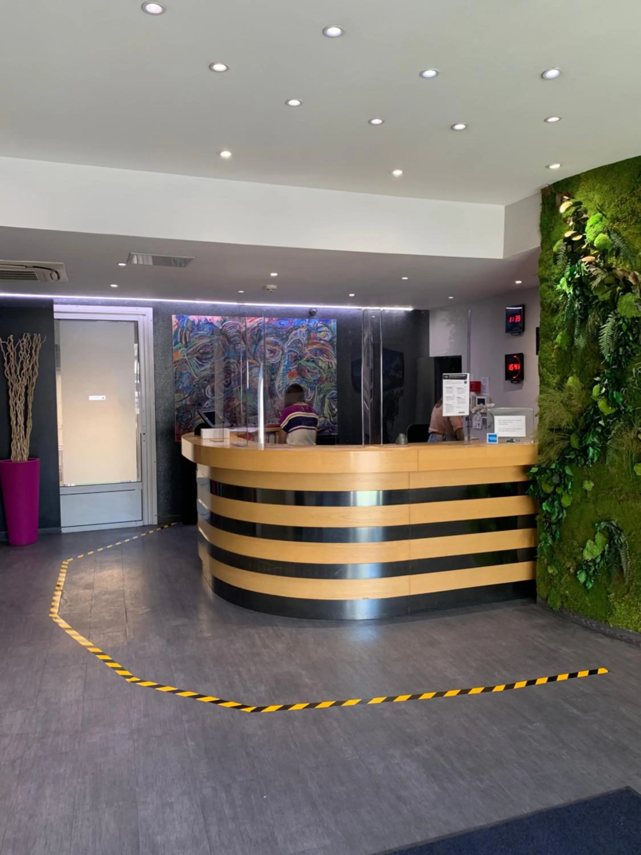 Lobby or reception in Hotel Terminus Saint-Charles