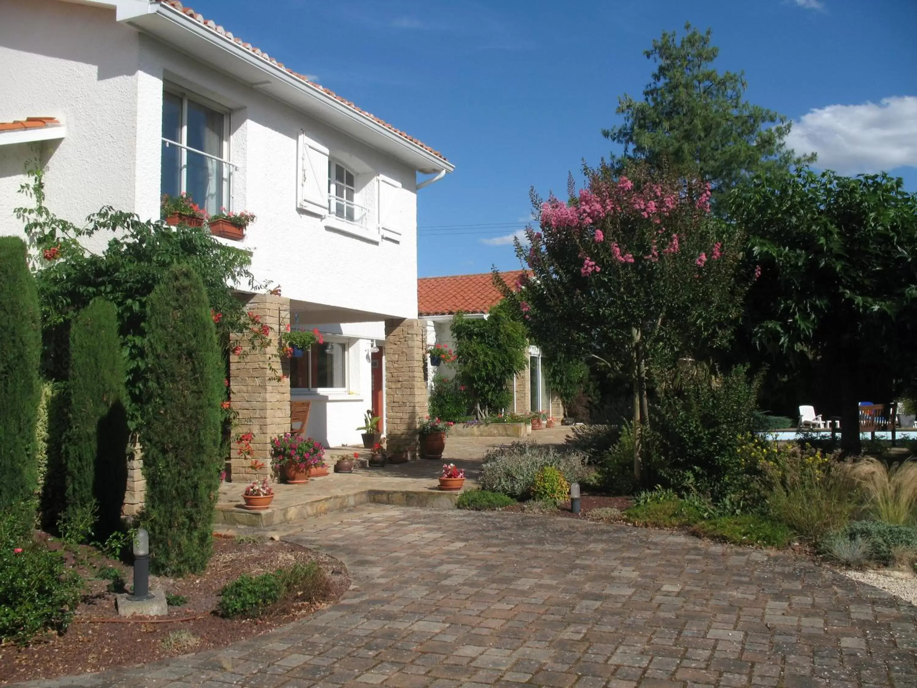 Facade/entrance, Property Building in Chambres d'Hôtes Le Mûrier