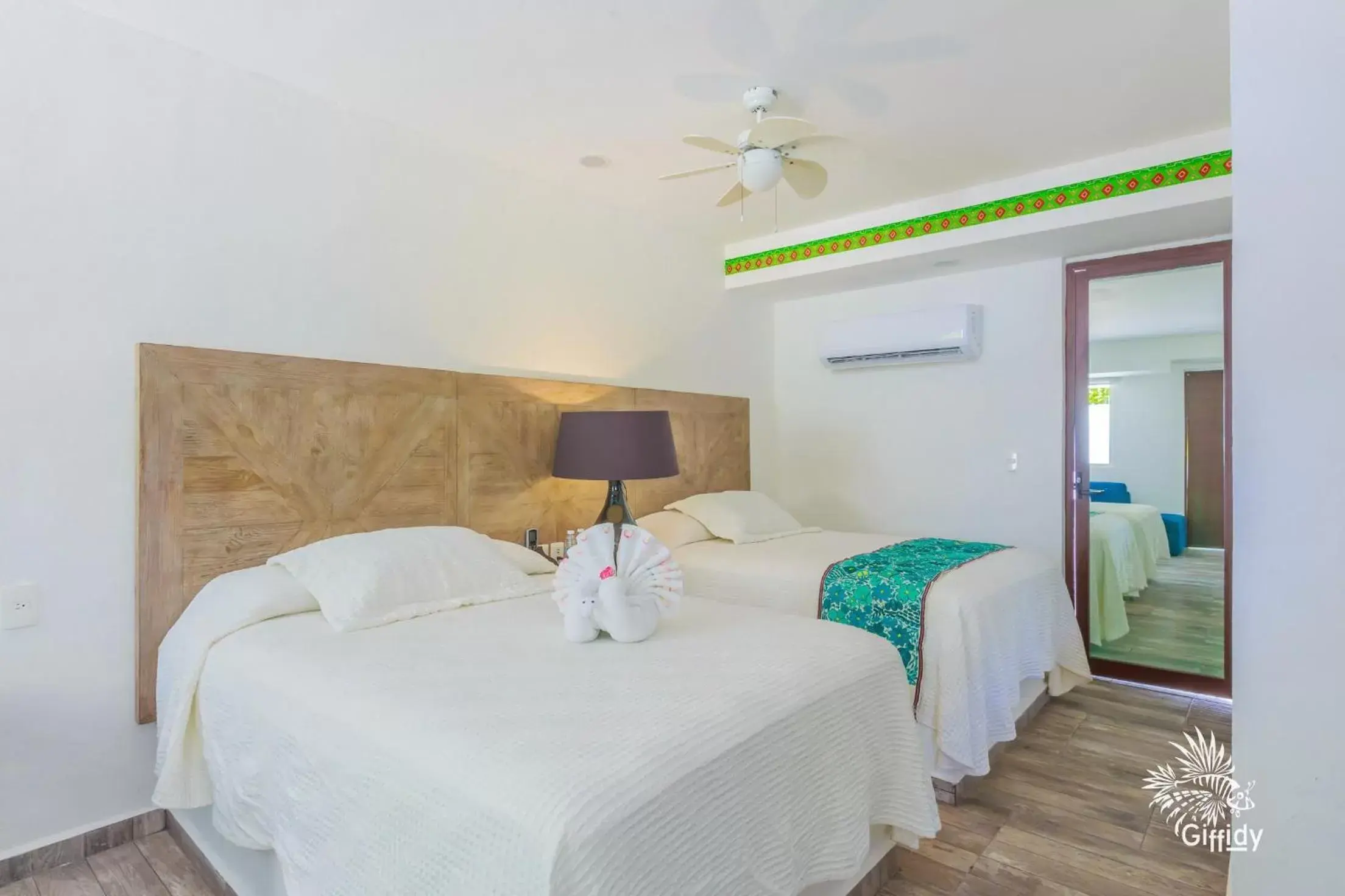 Deluxe Double Room in Hotel Paradise Suites