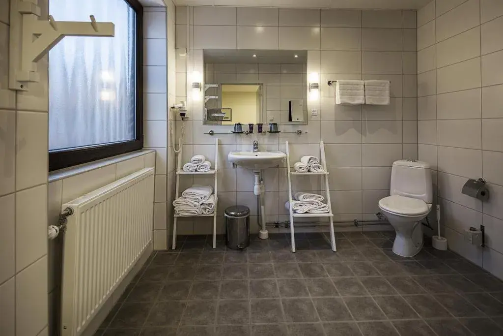 Bathroom in Clarion Collection Hotel Bristol