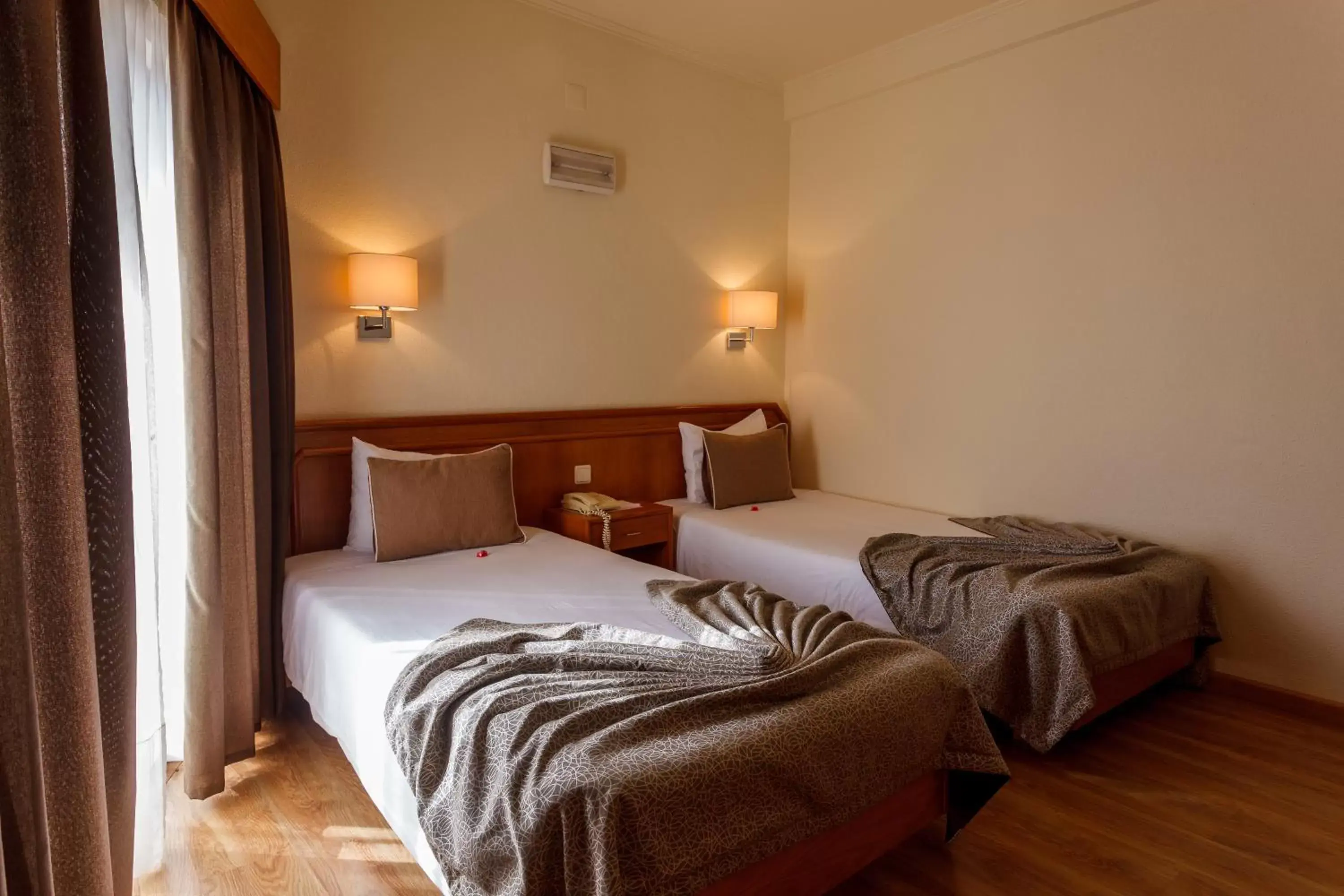 Bedroom, Room Photo in Hotel Sao Jorge Garden