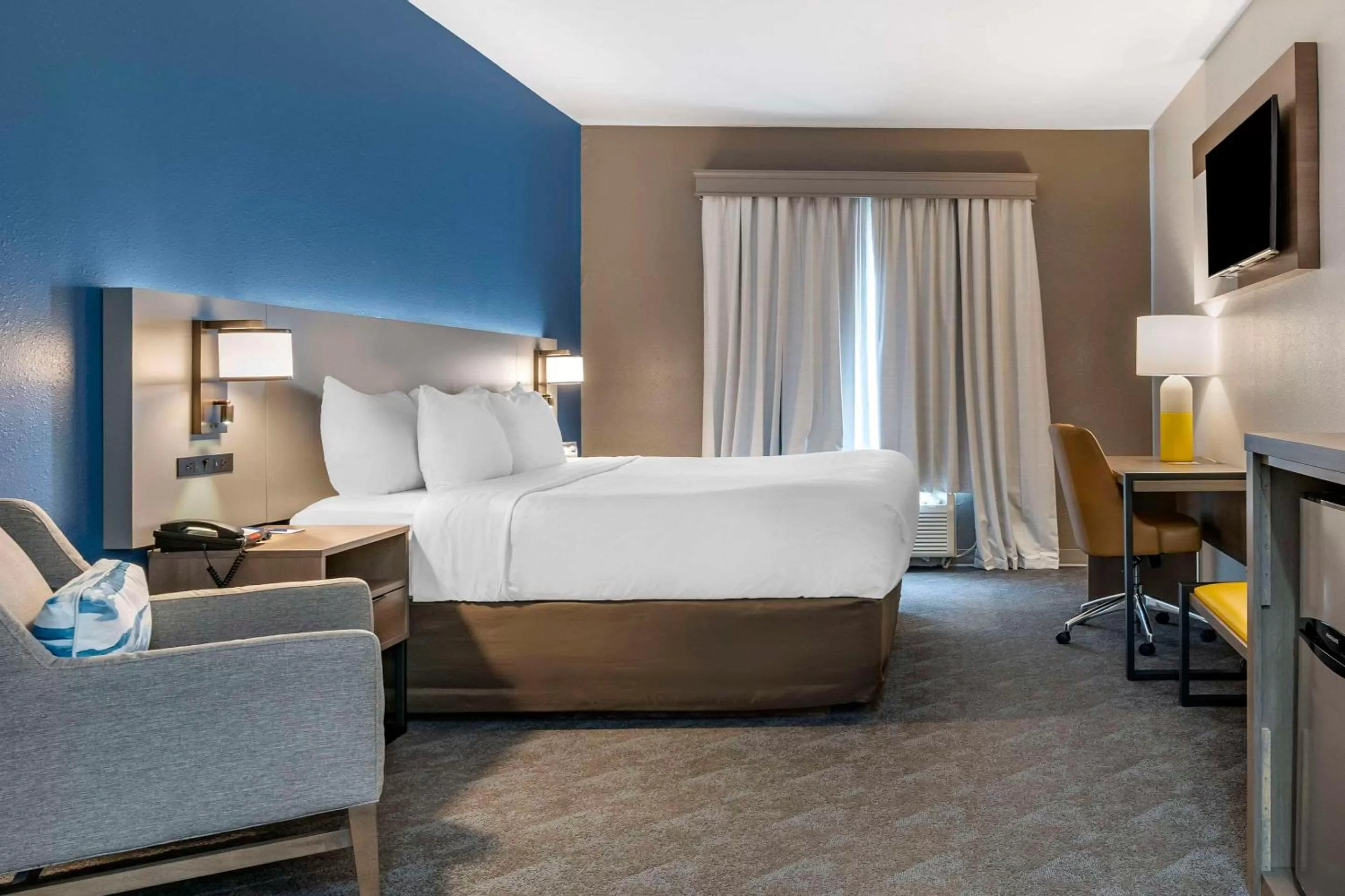 Bedroom, Bed in Comfort Inn & Suites Shelbyville