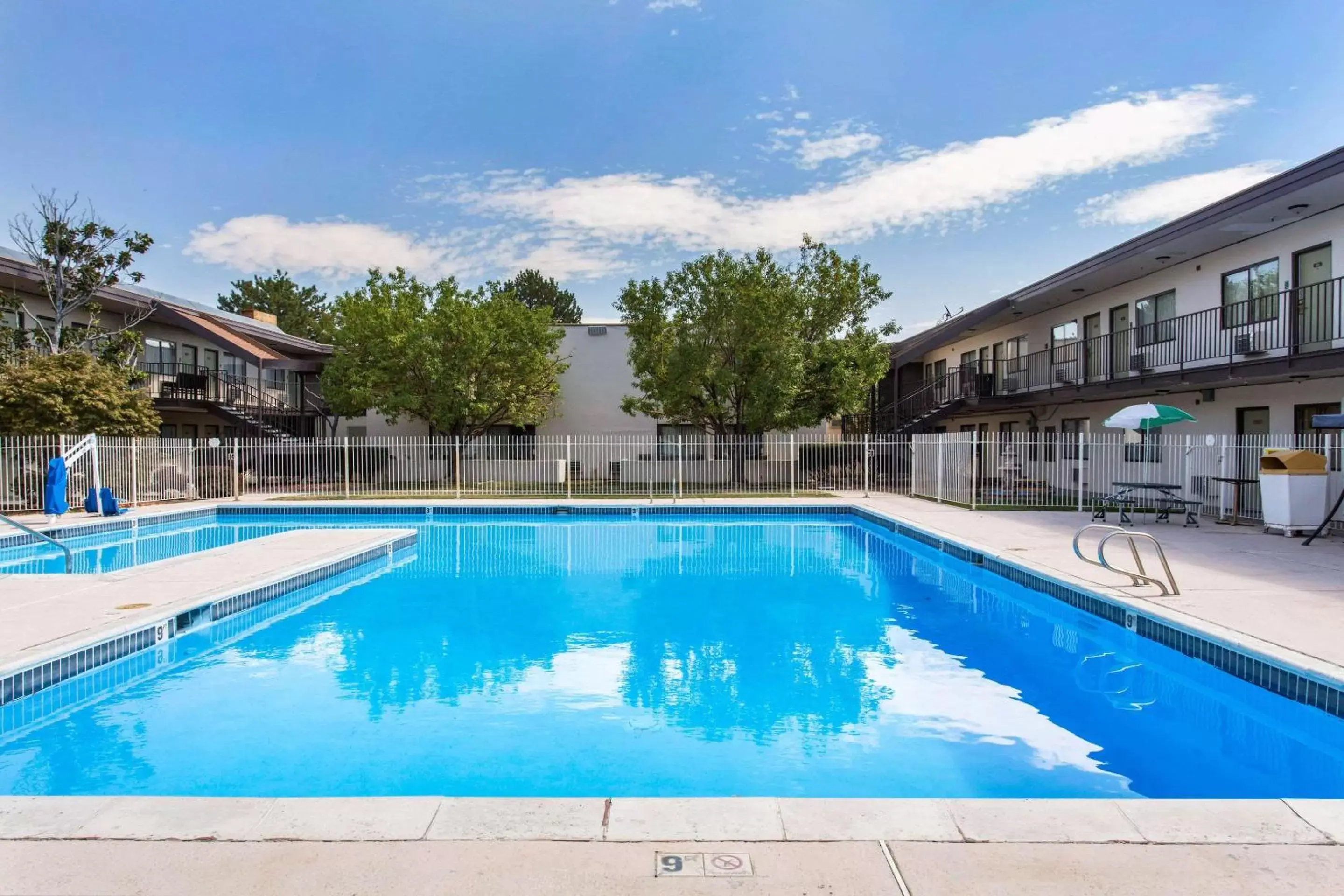 On site, Swimming Pool in Quality Inn Stateline