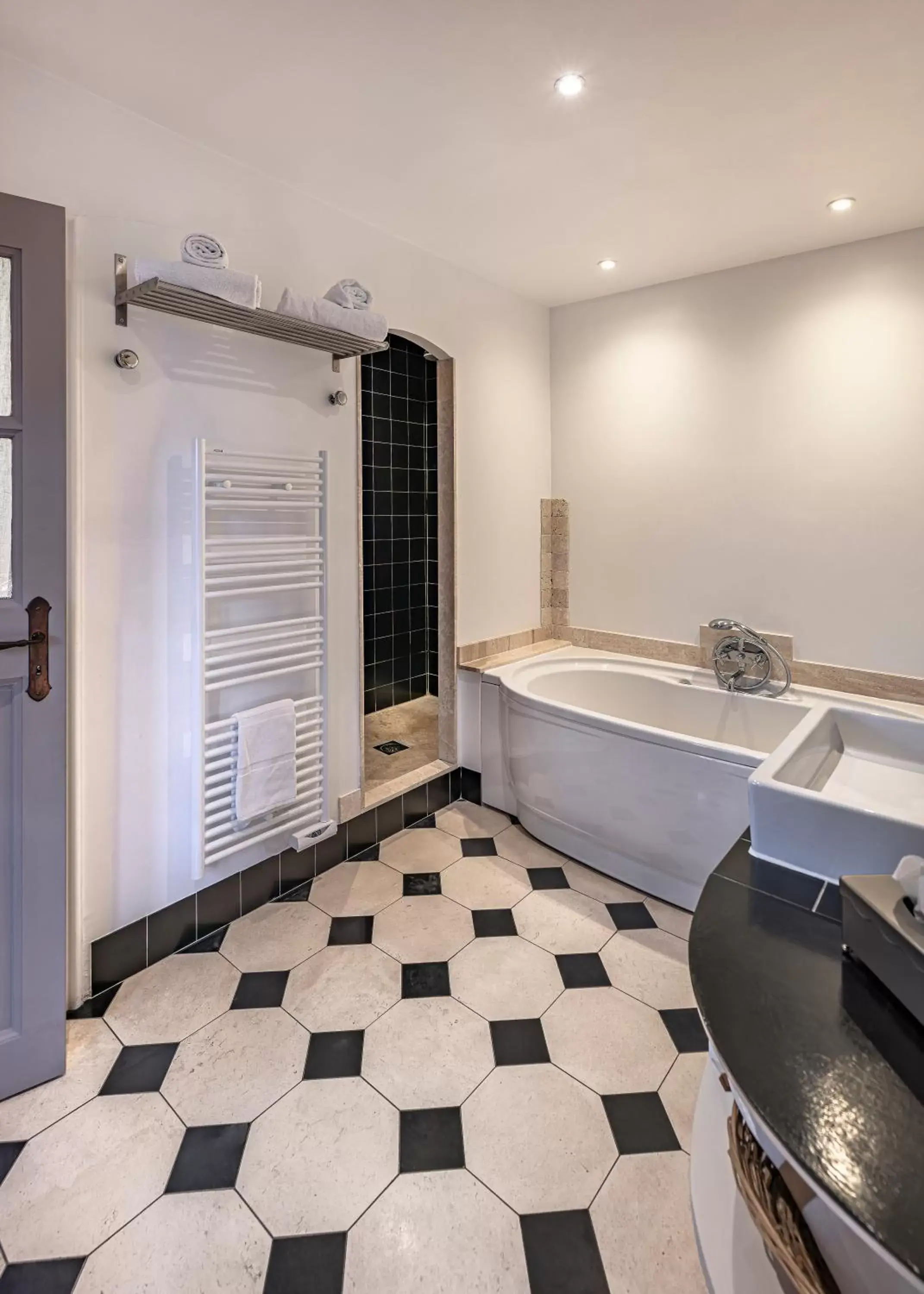 Bathroom in Hôtel du Clos