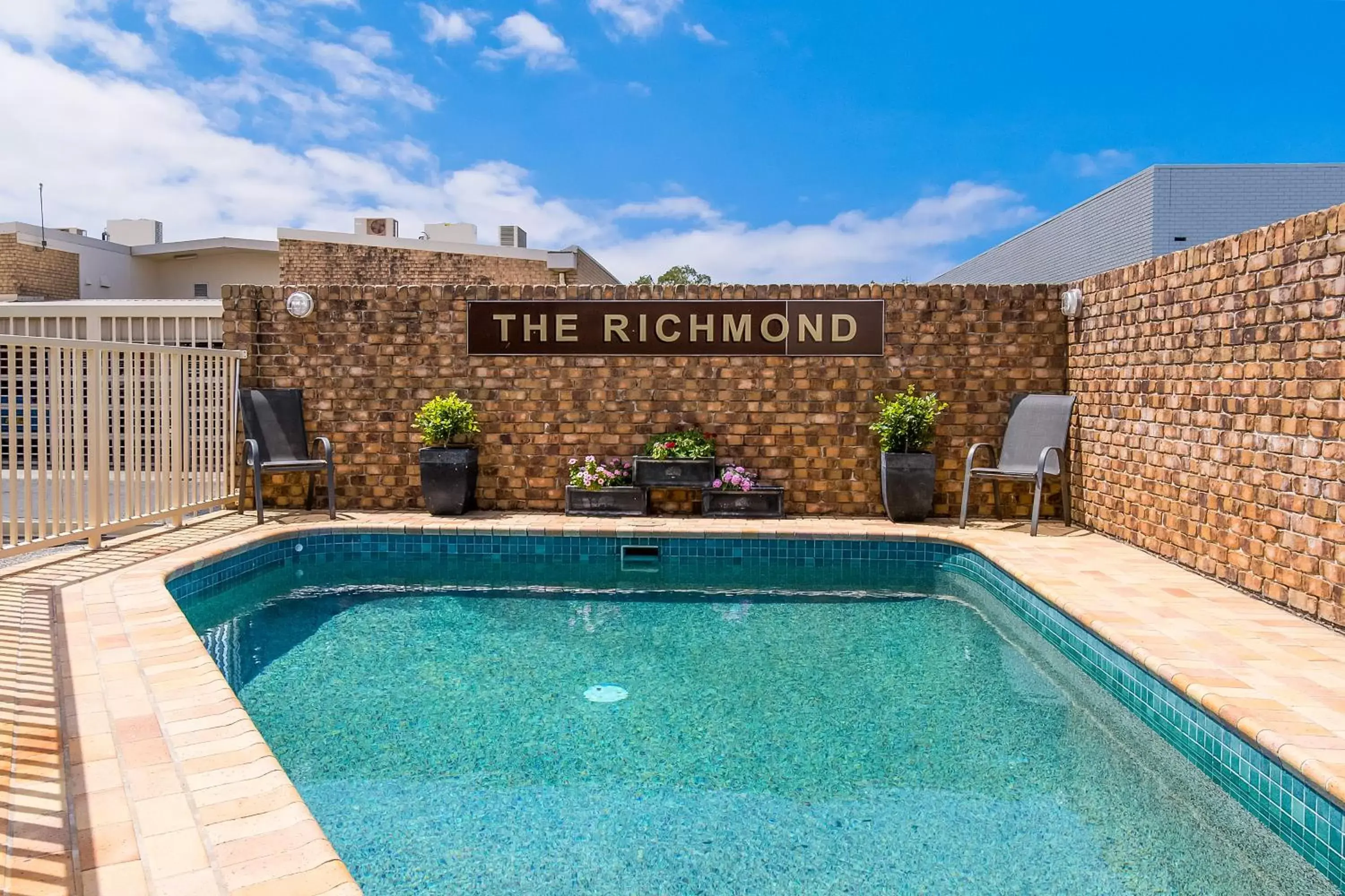 Swimming Pool in Richmond Motor Inn