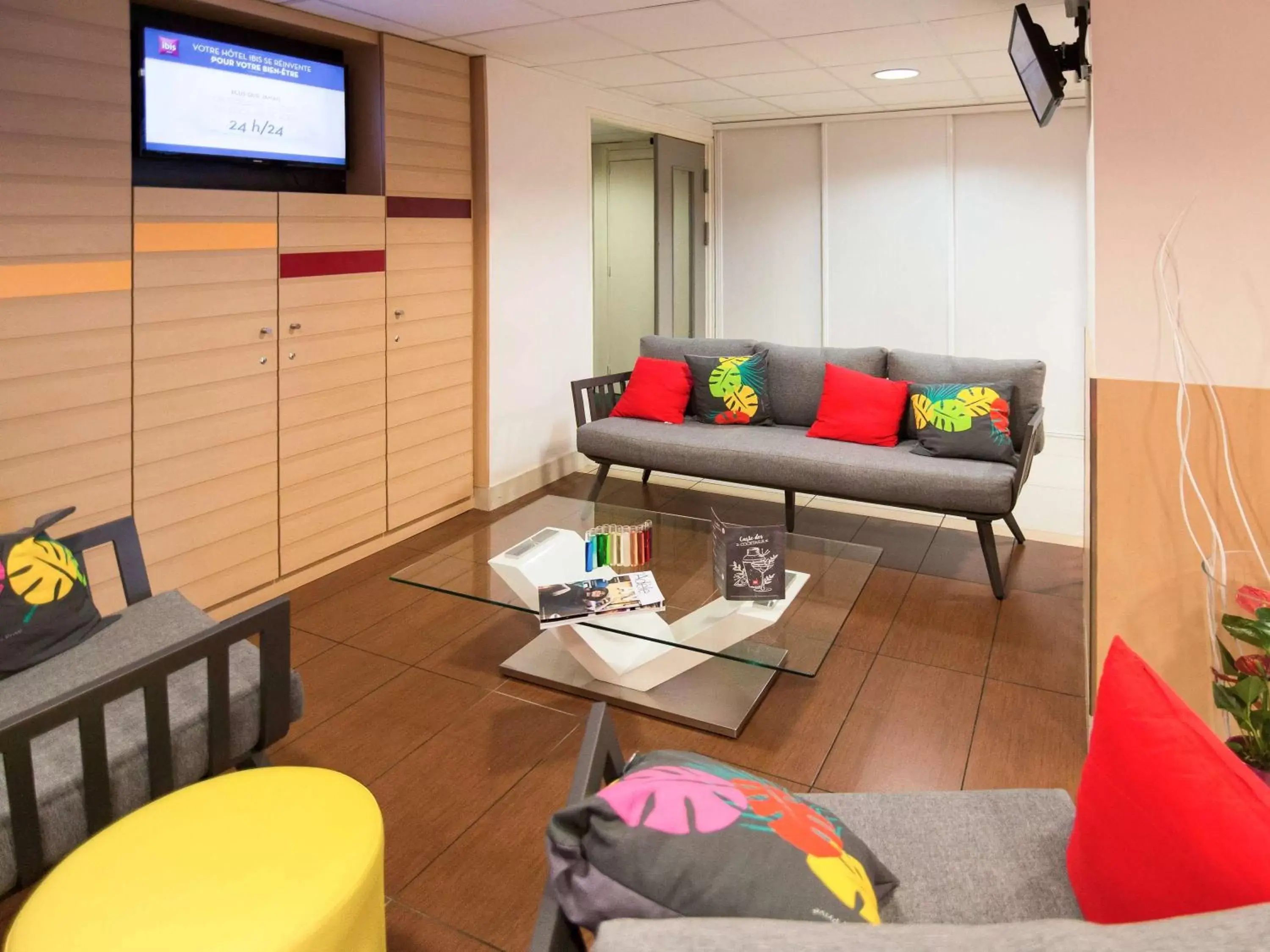 Property building, Seating Area in ibis Rennes Beaulieu