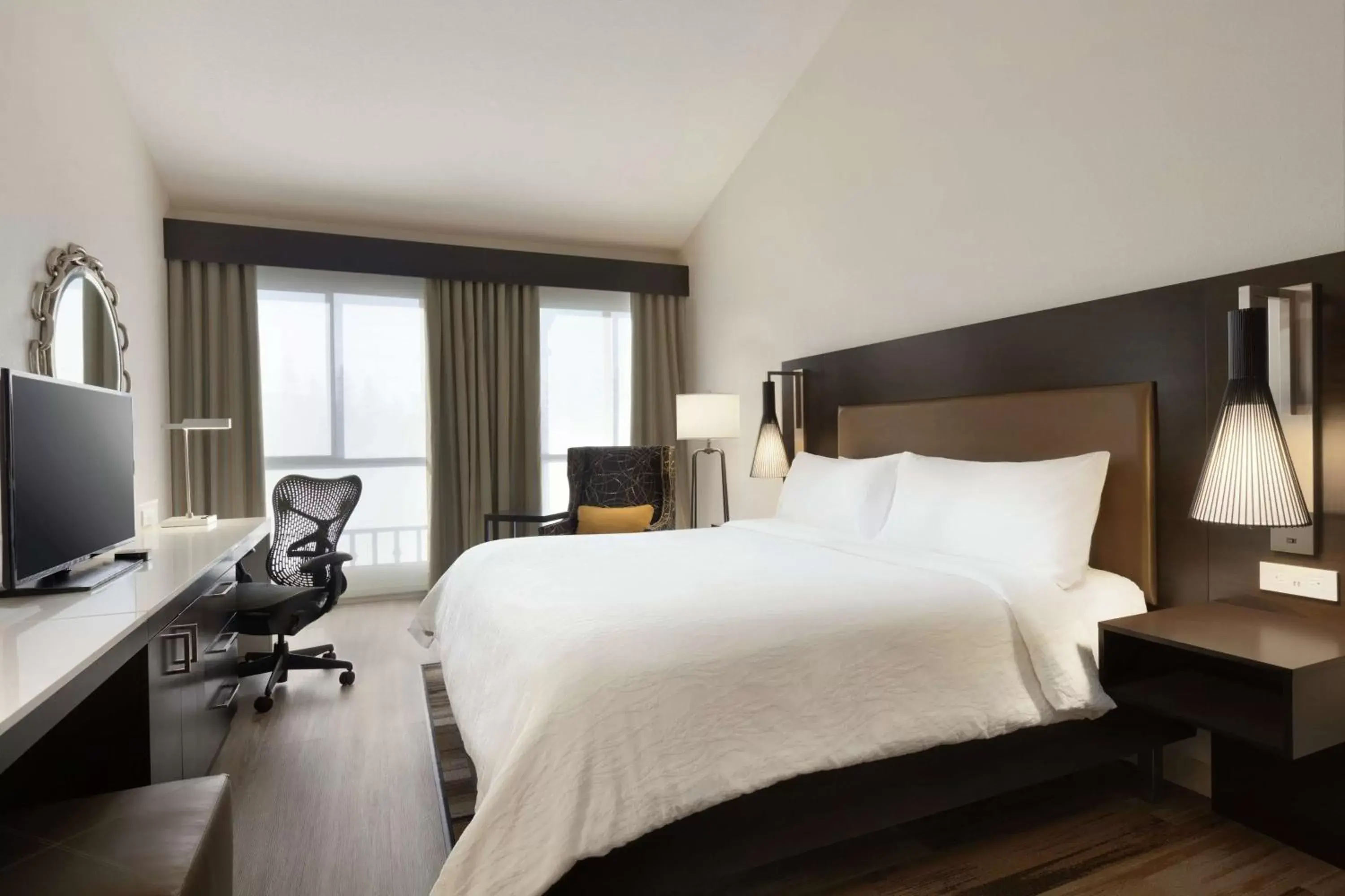 Bedroom, Bed in Hilton Garden Inn Cupertino