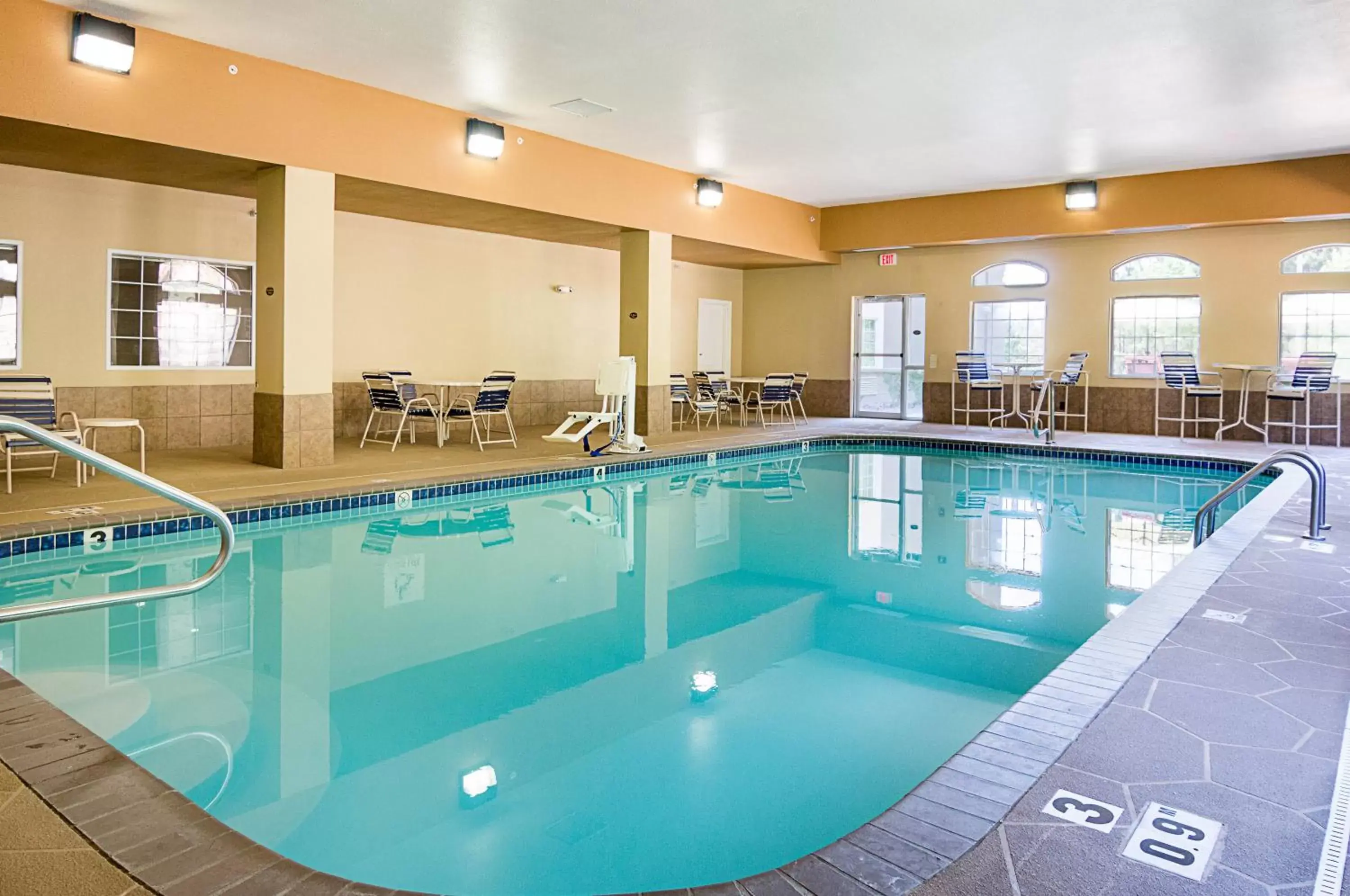 Swimming Pool in Comfort Inn Camden