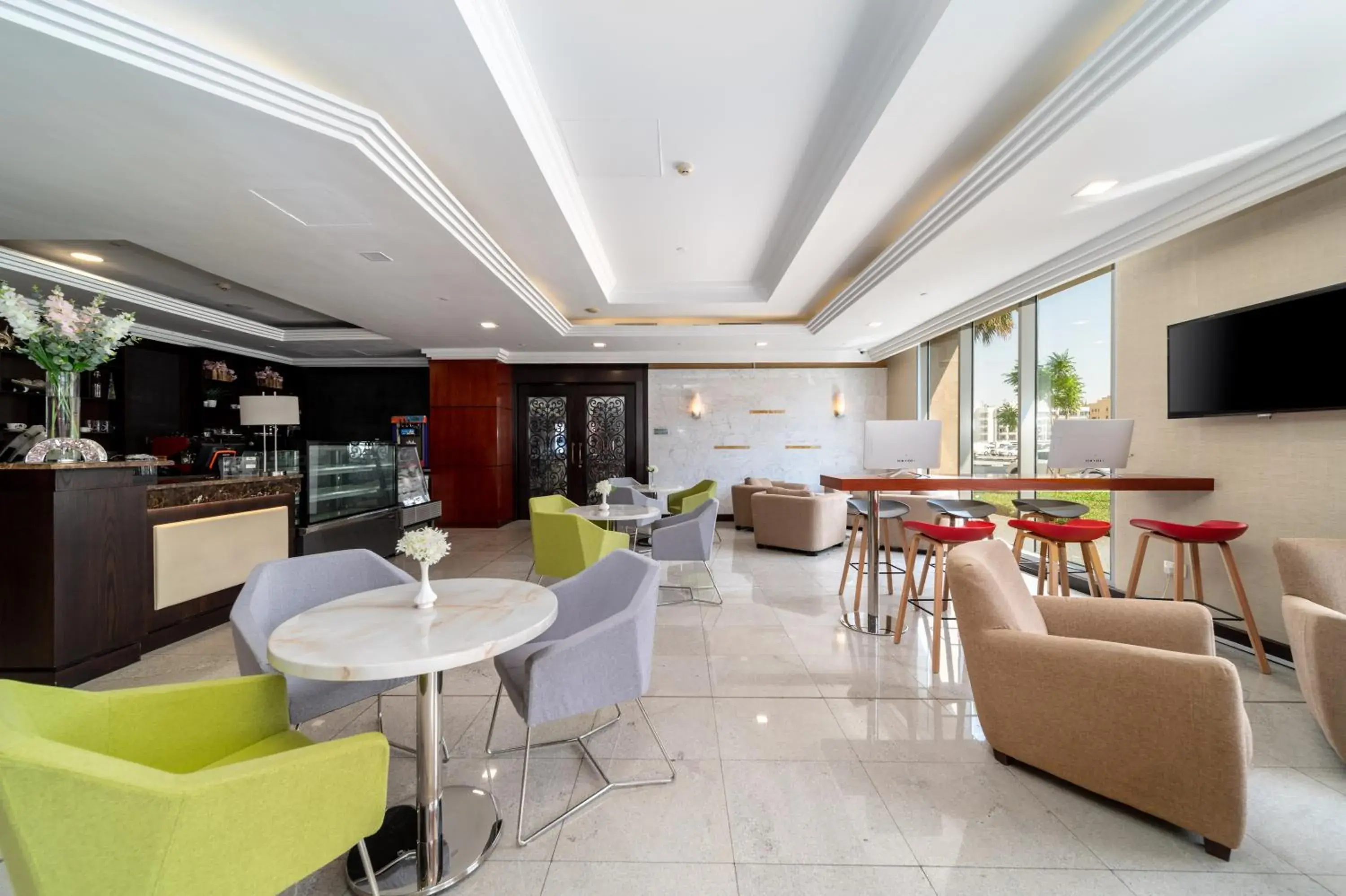 Restaurant/places to eat, Lounge/Bar in Star Metro Deira Hotel Apartments