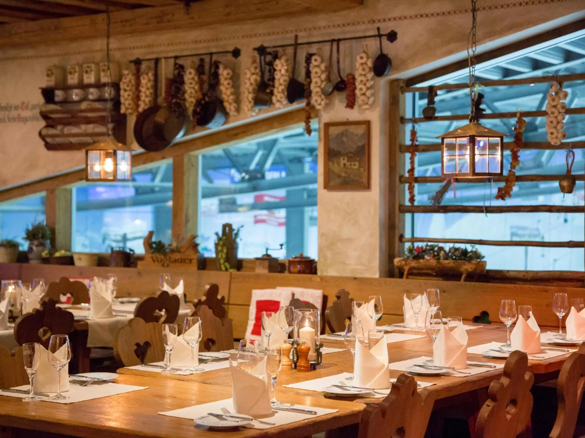 Restaurant/places to eat in Hotel Fire & Ice Düsseldorf/Neuss