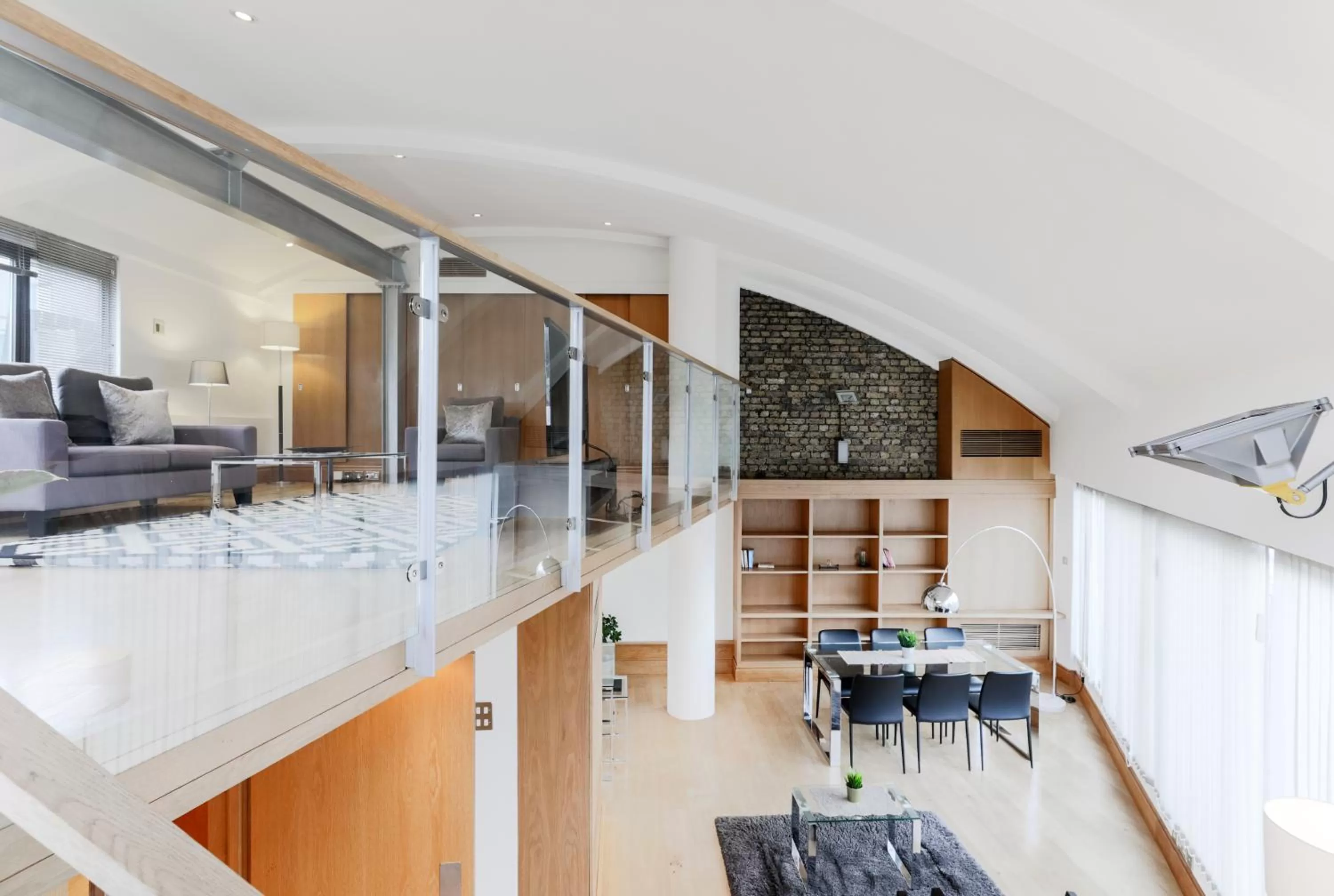 Communal lounge/ TV room, Kitchen/Kitchenette in Monument Apartments