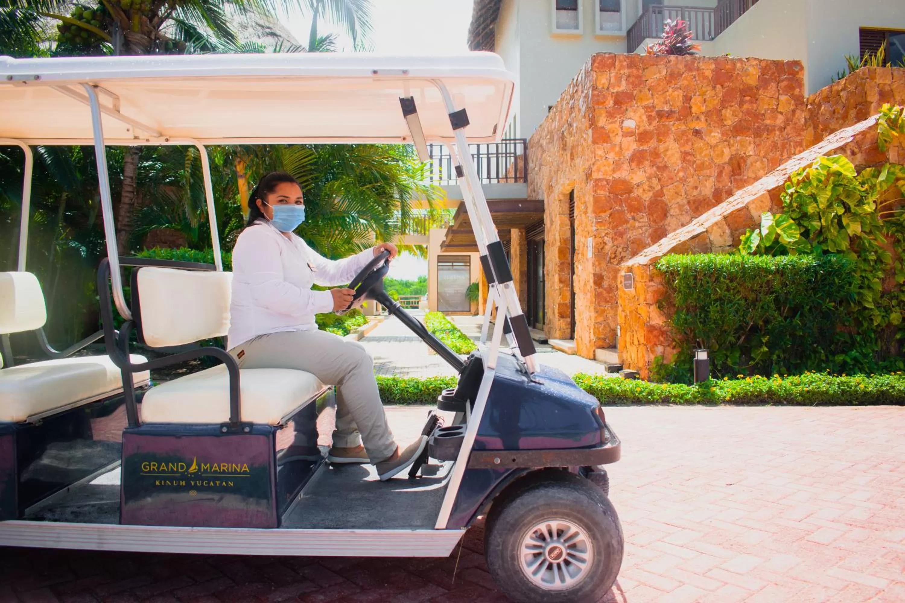 shuttle in Villas Grand Marina Kinuh