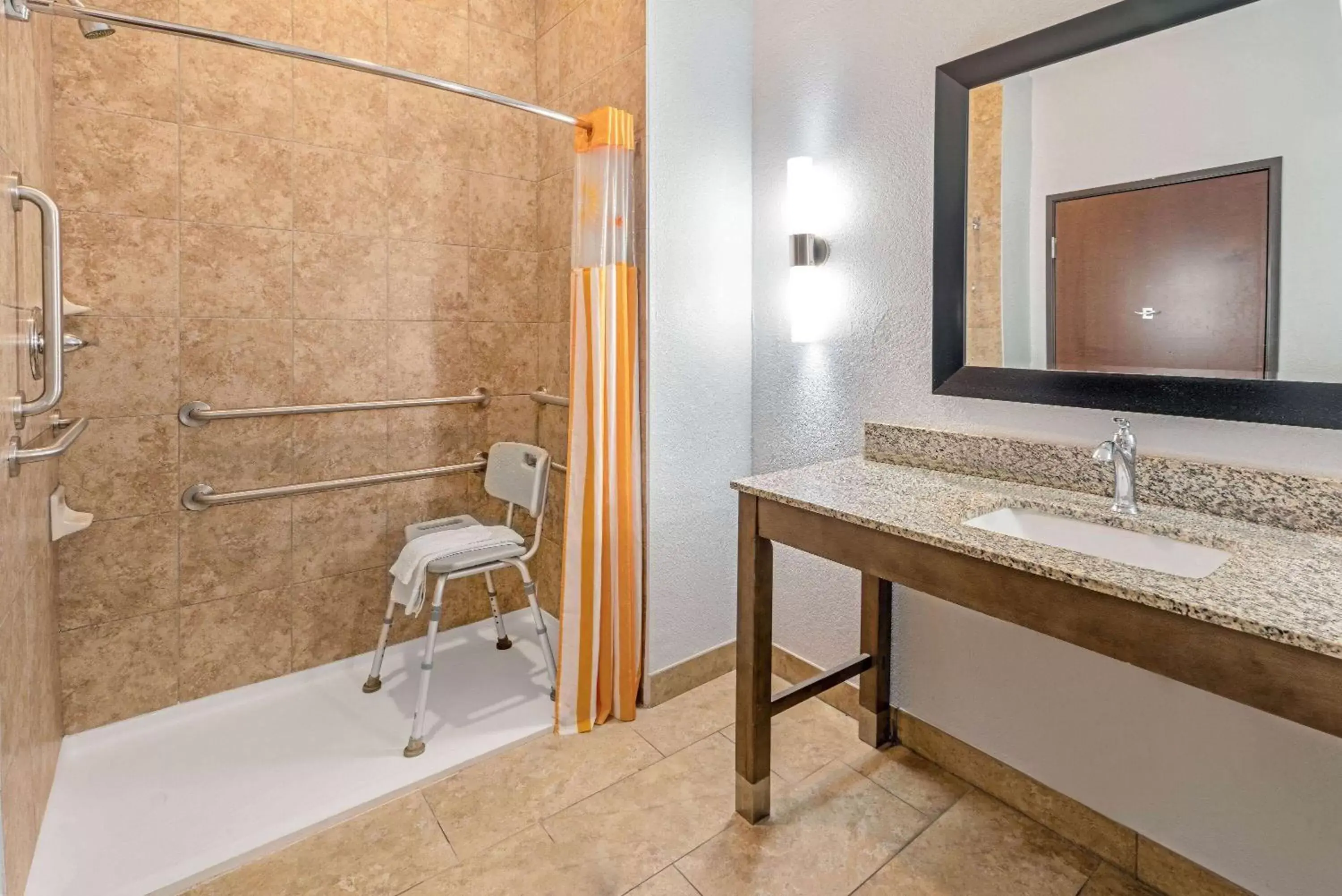 Shower, Bathroom in La Quinta by Wyndham Guthrie