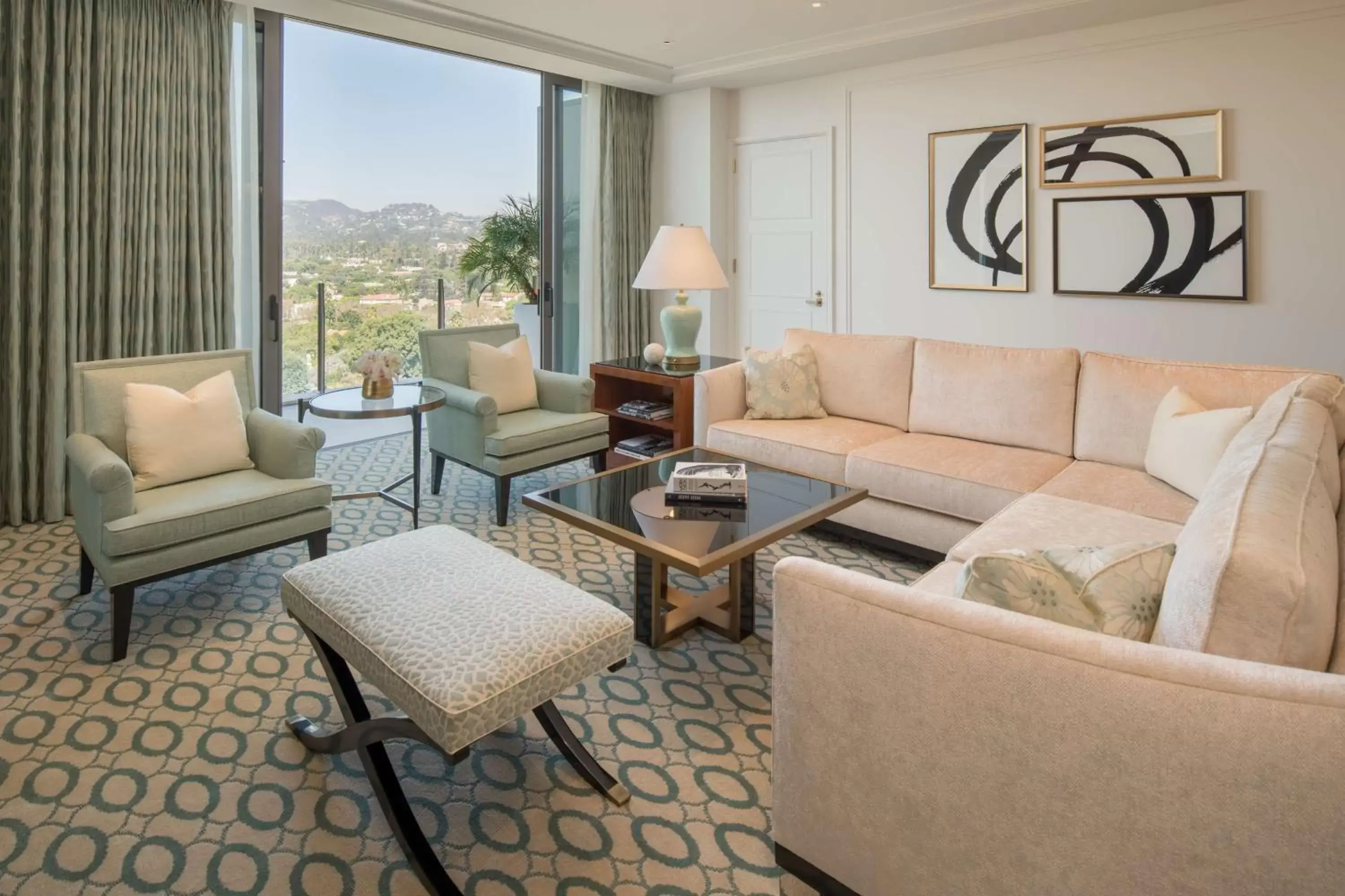 View (from property/room), Seating Area in Waldorf Astoria Beverly Hills