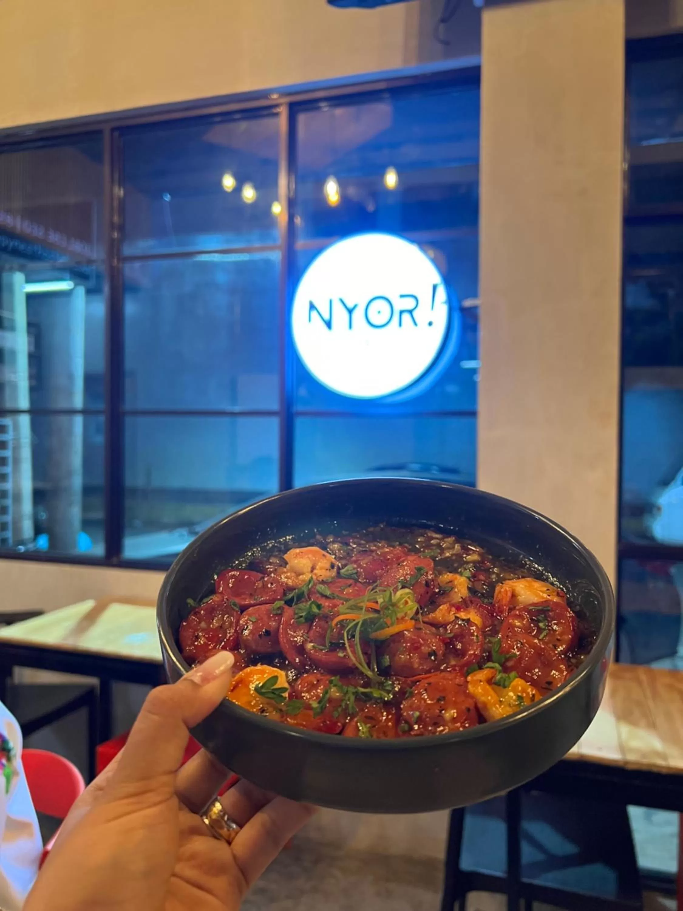 Restaurant/places to eat in HappyNest Hostel Cebu