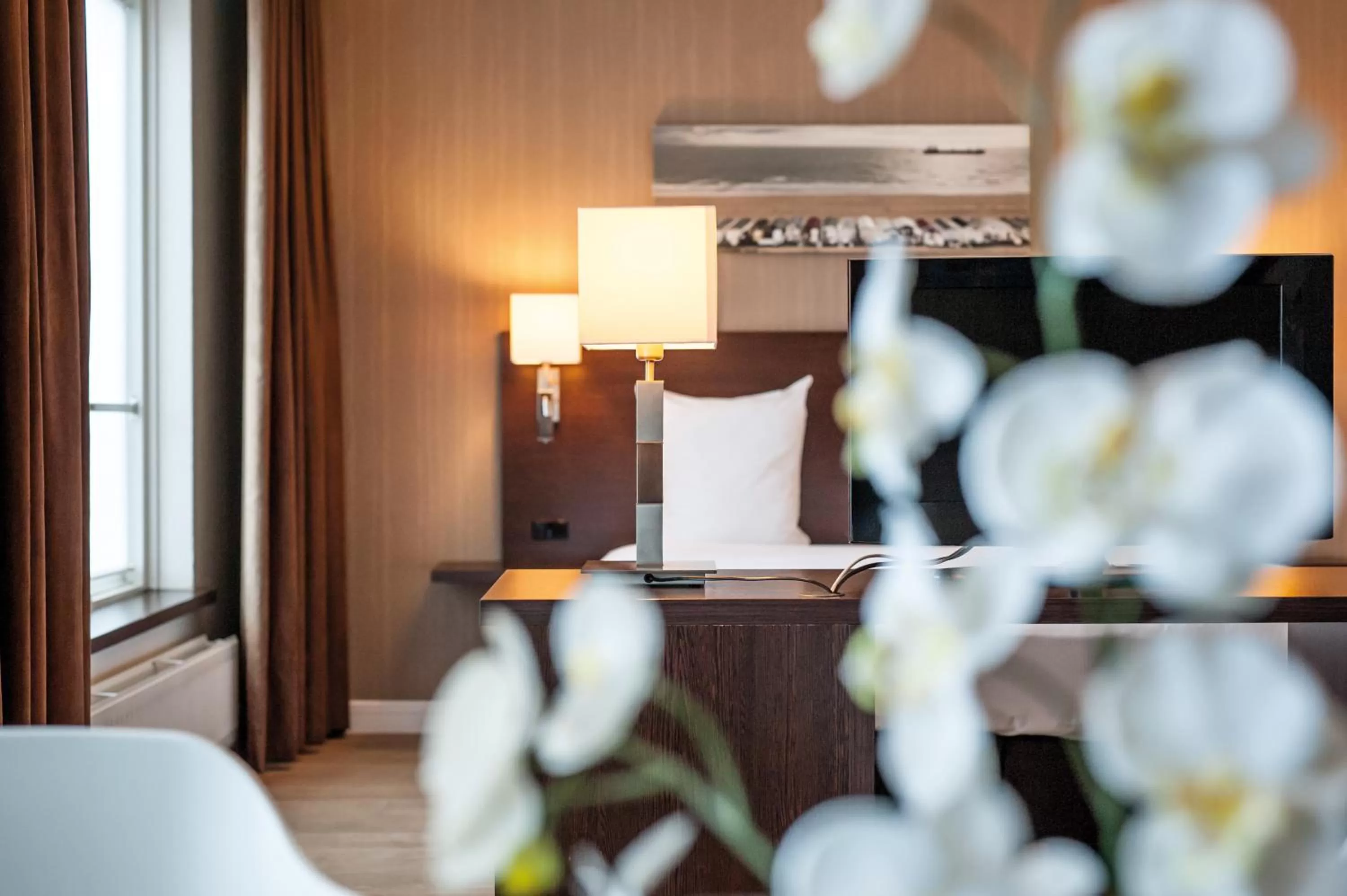 TV and multimedia, Bed in Fletcher Hotel-Restaurant Arneville-Middelburg