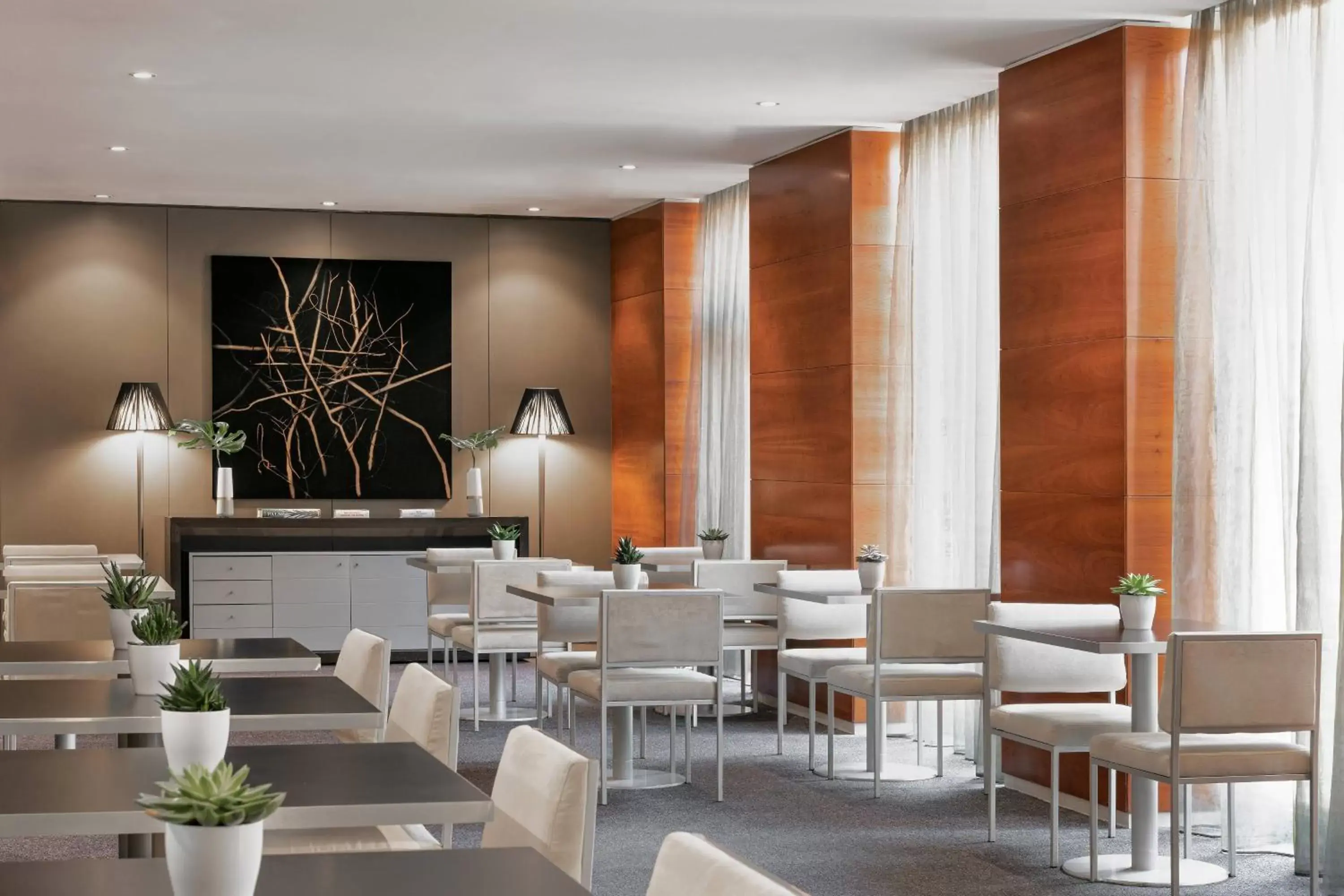 Lounge or bar, Restaurant/Places to Eat in AC Hotel Los Vascos by Marriott