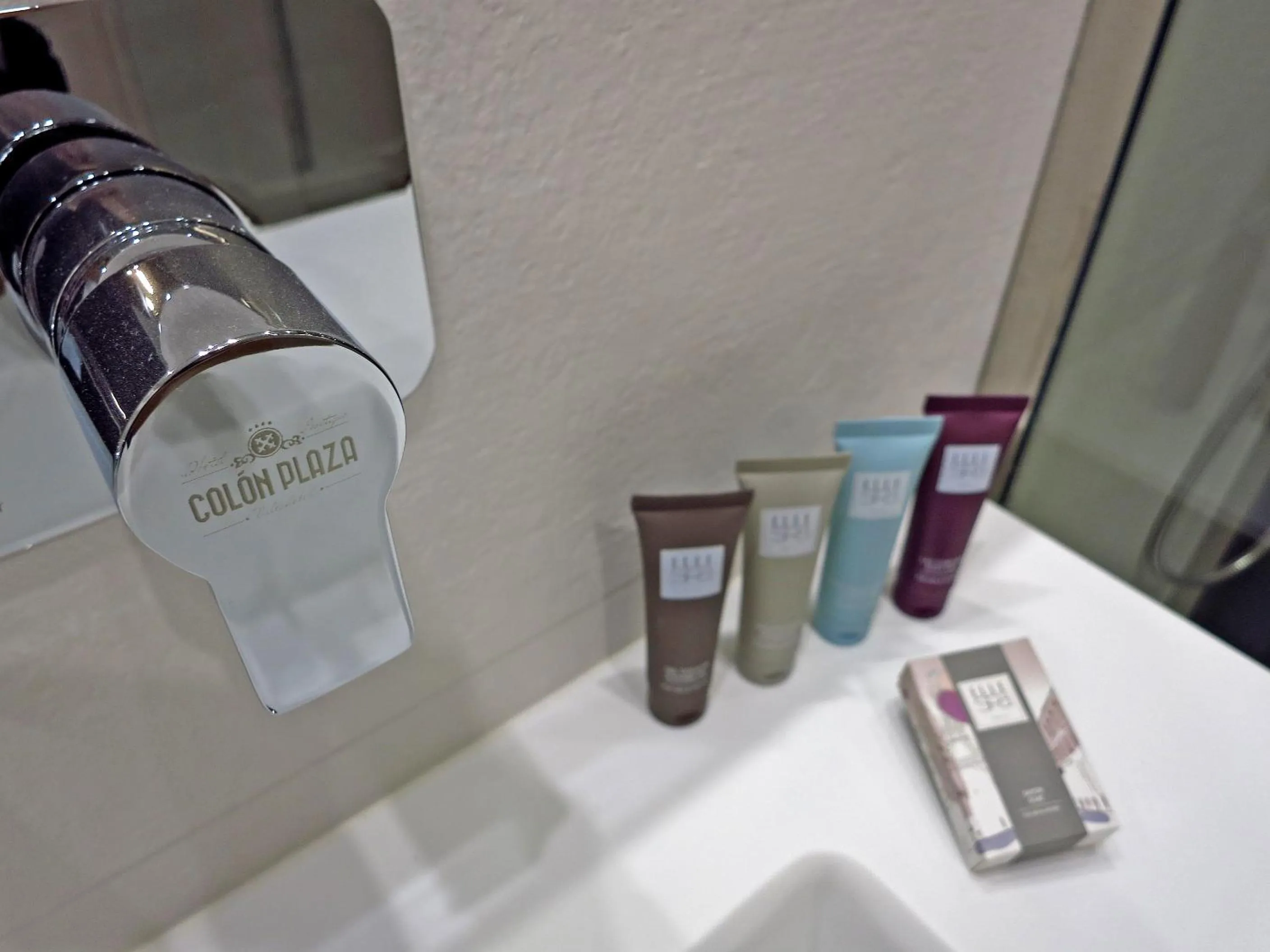 Decorative detail in Hotel Colón Plaza