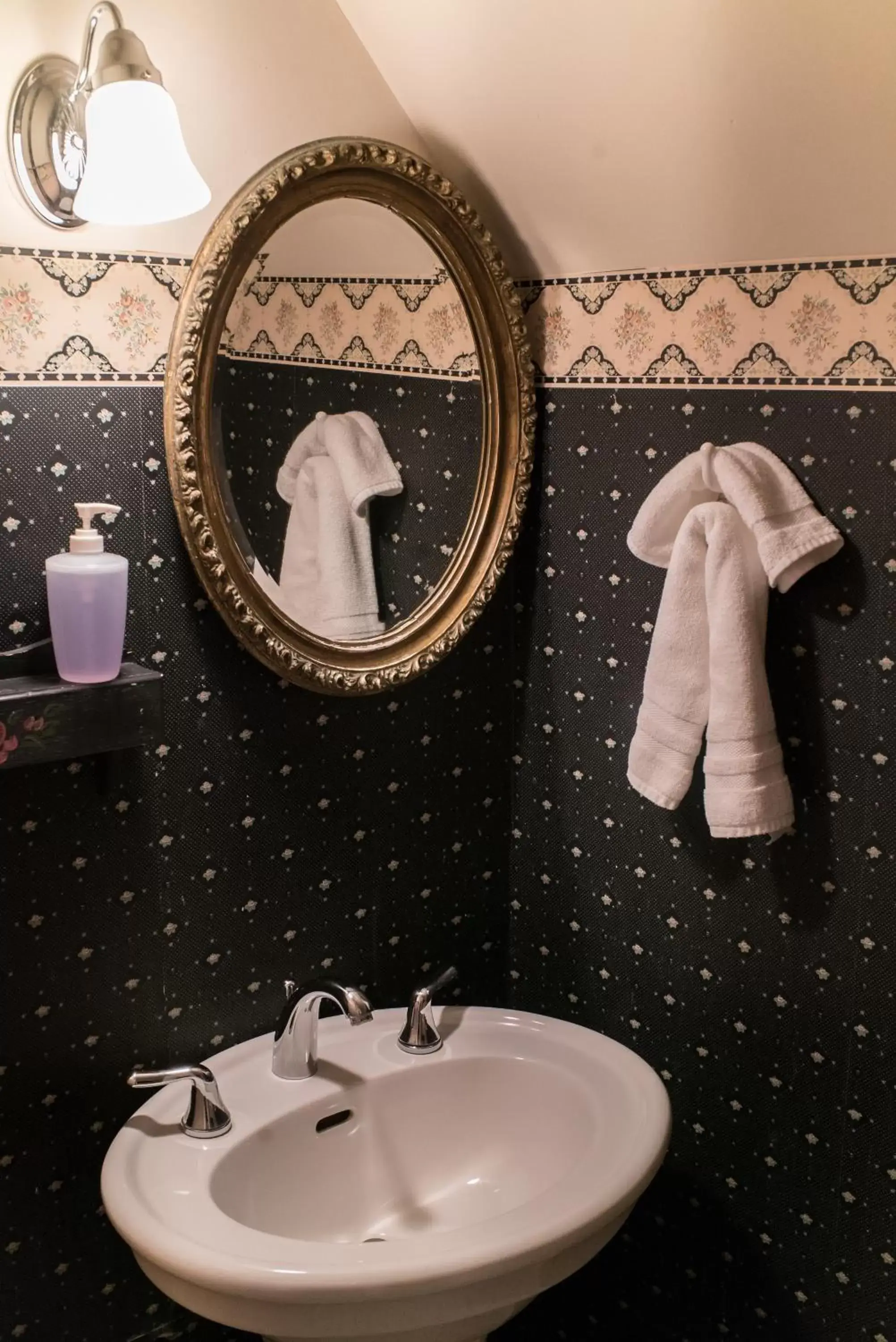 Bathroom in The Mulberry Inn -An Historic Bed and Breakfast