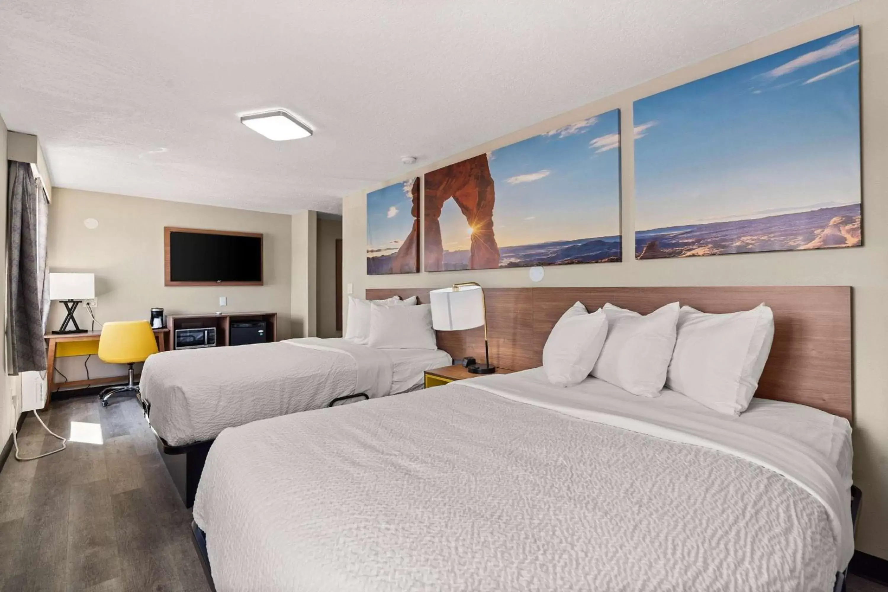 Photo of the whole room, Bed in Days Inn by Wyndham Albuquerque I-25