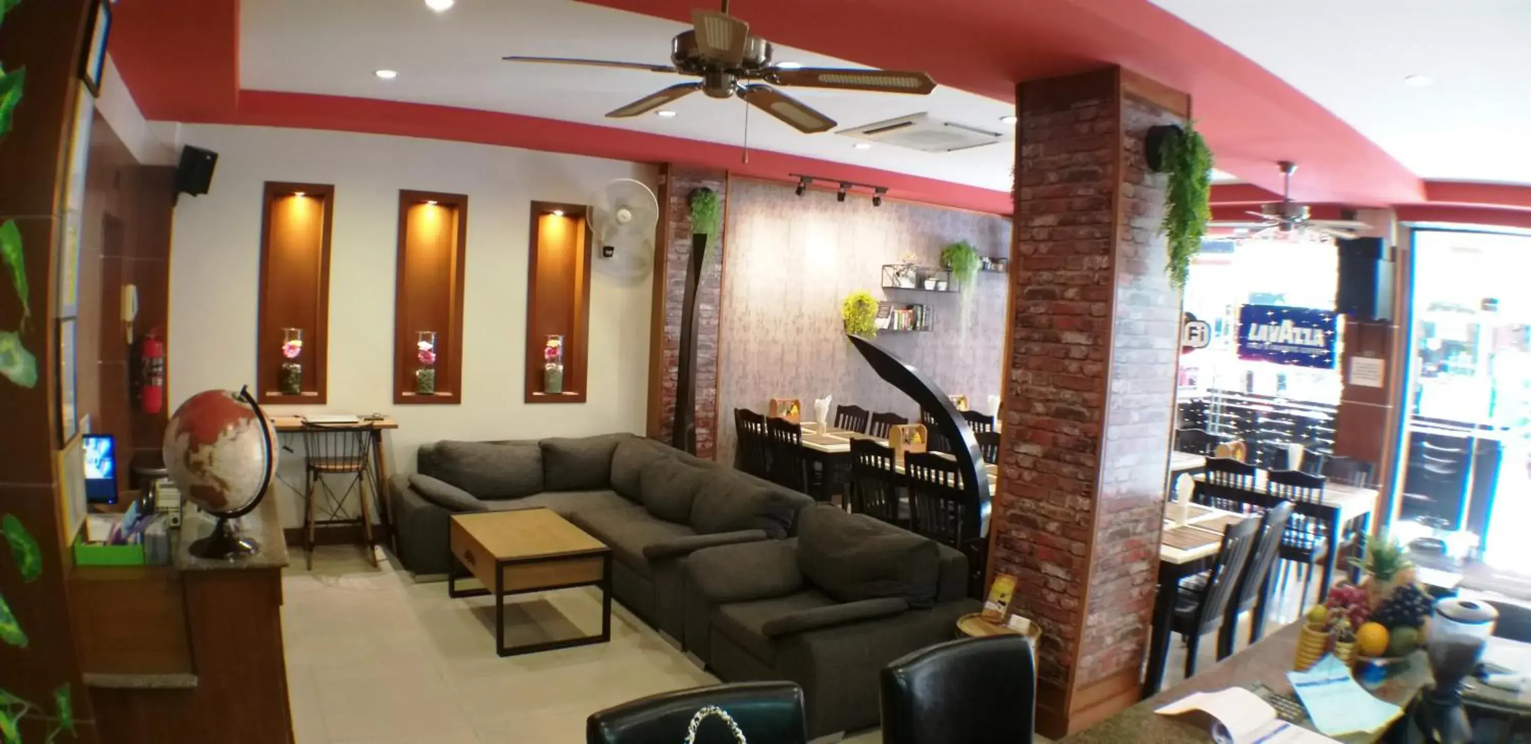 Restaurant/places to eat in U Sabai Living Hotel Restaurant/places to eat in U Sabai Living Hotel