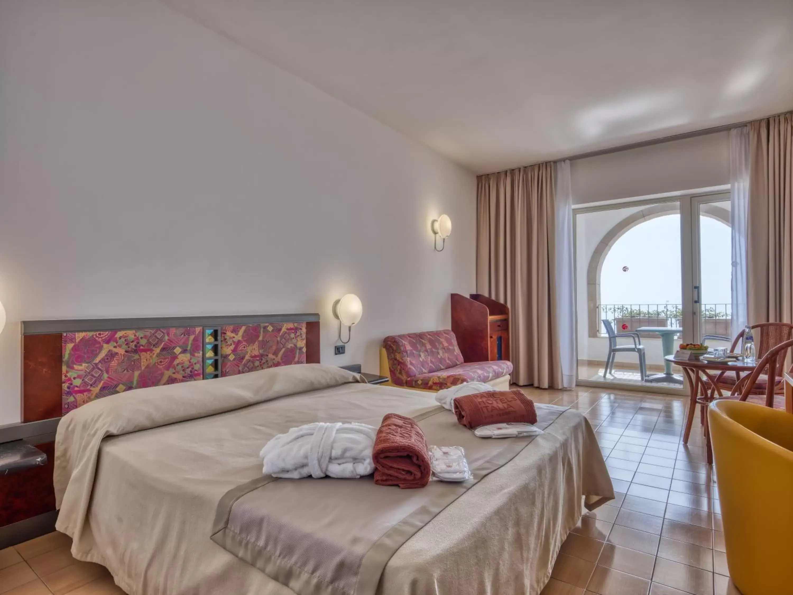 Bedroom, Bed in Hotel Olimpo le Terrazze