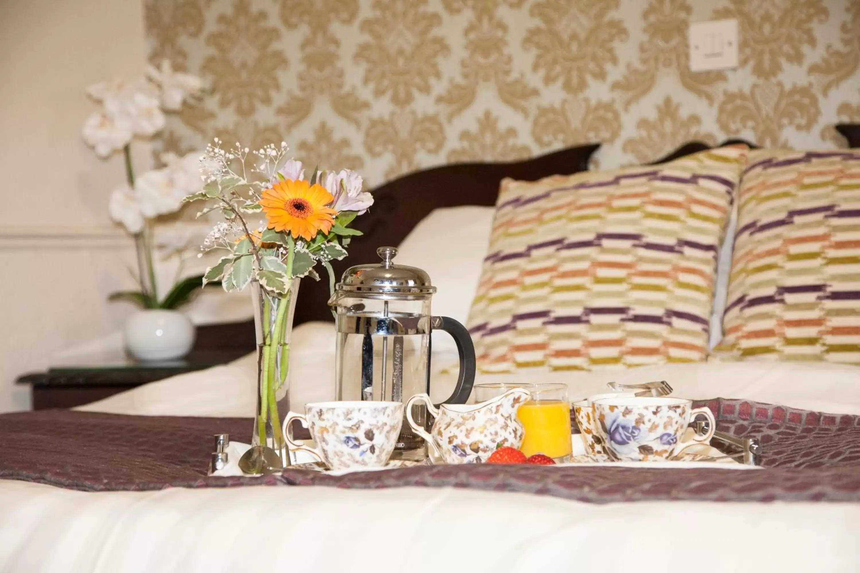 Coffee/tea facilities, Bed in Club House Hotel Kilkenny