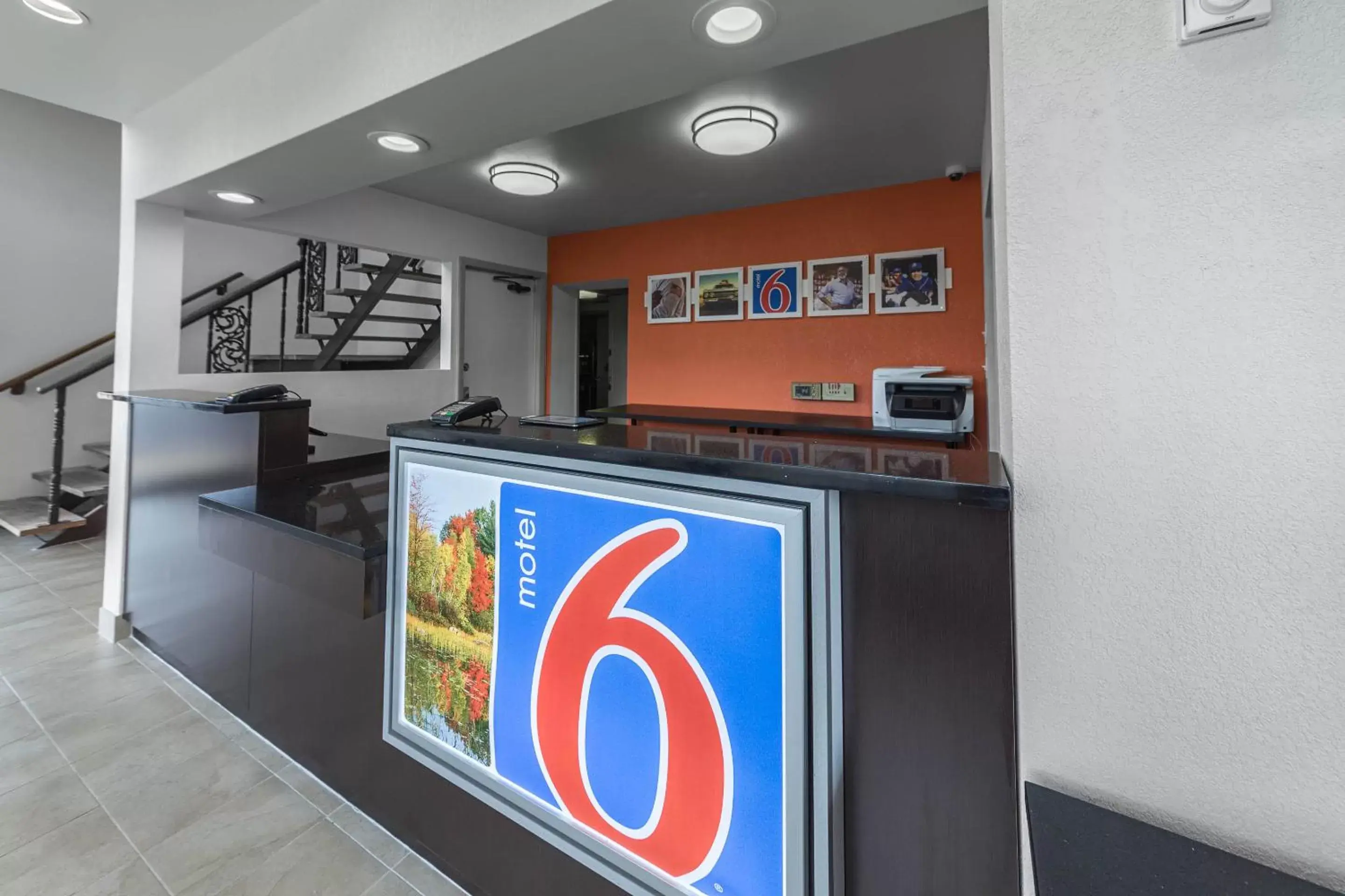 Lobby or reception in Motel 6-Warminster, PA
