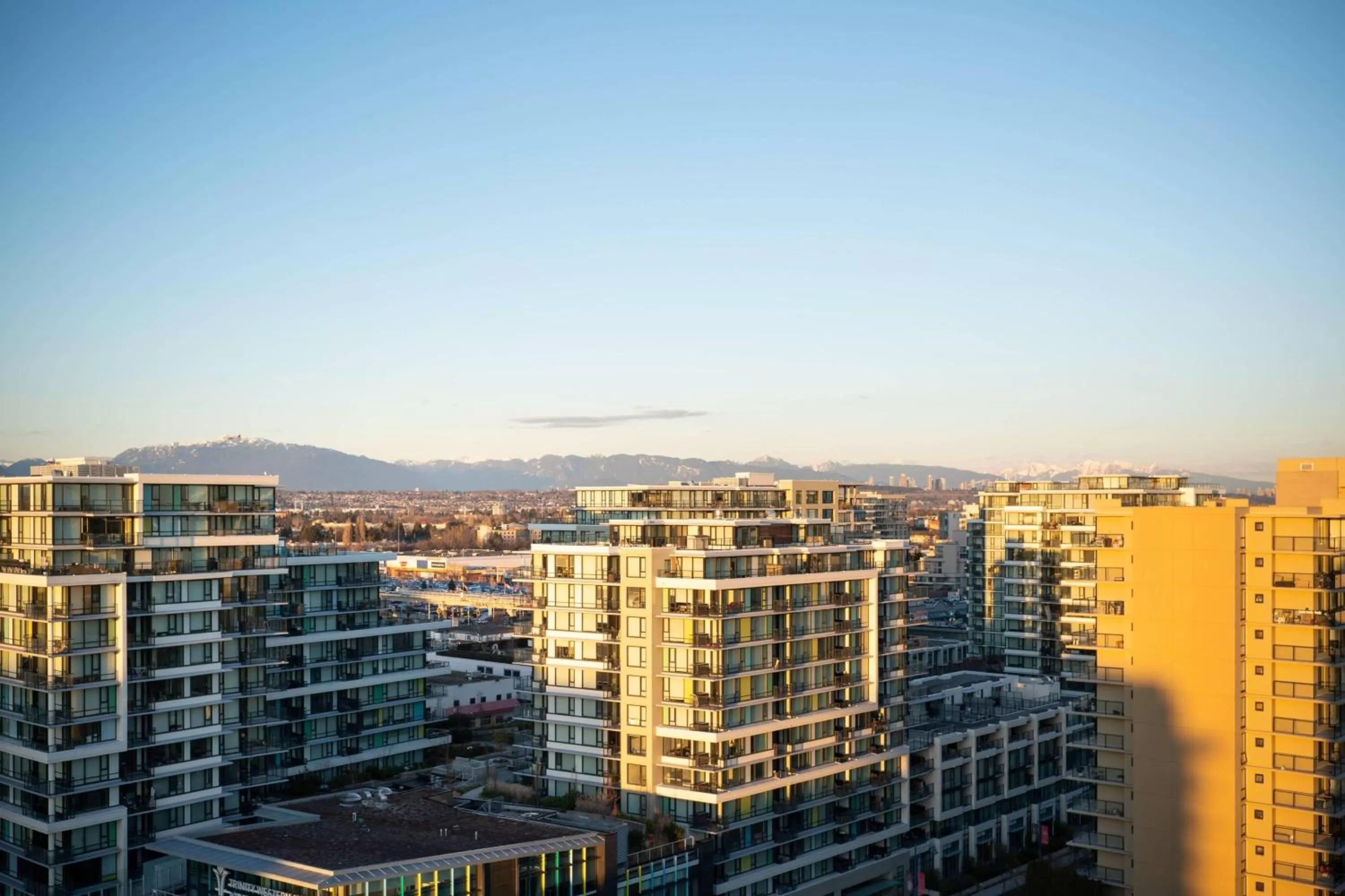 Photo of the whole room in Vancouver Airport Marriott Hotel