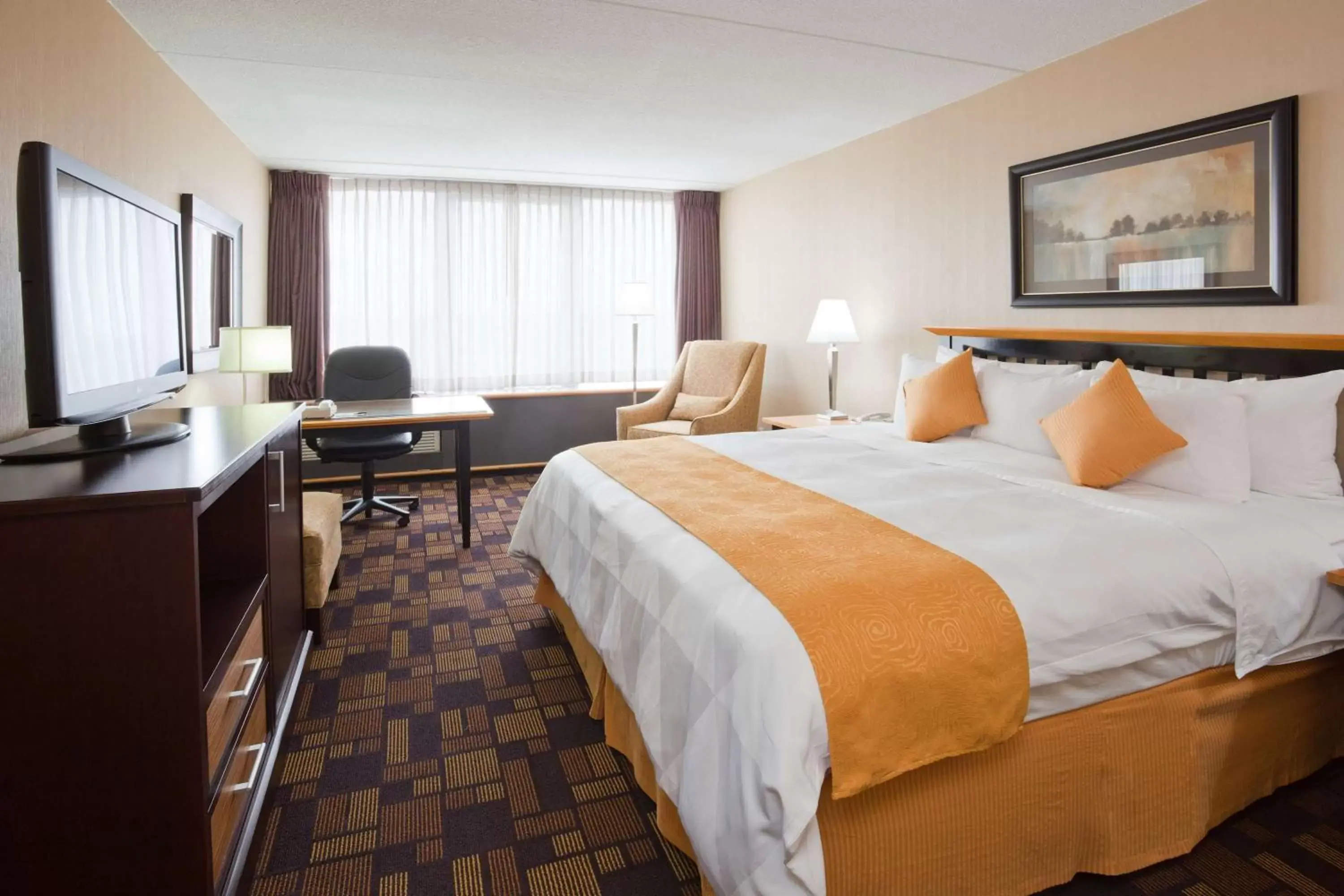 Photo of the whole room, Bed in Radisson Hotel Milwaukee West