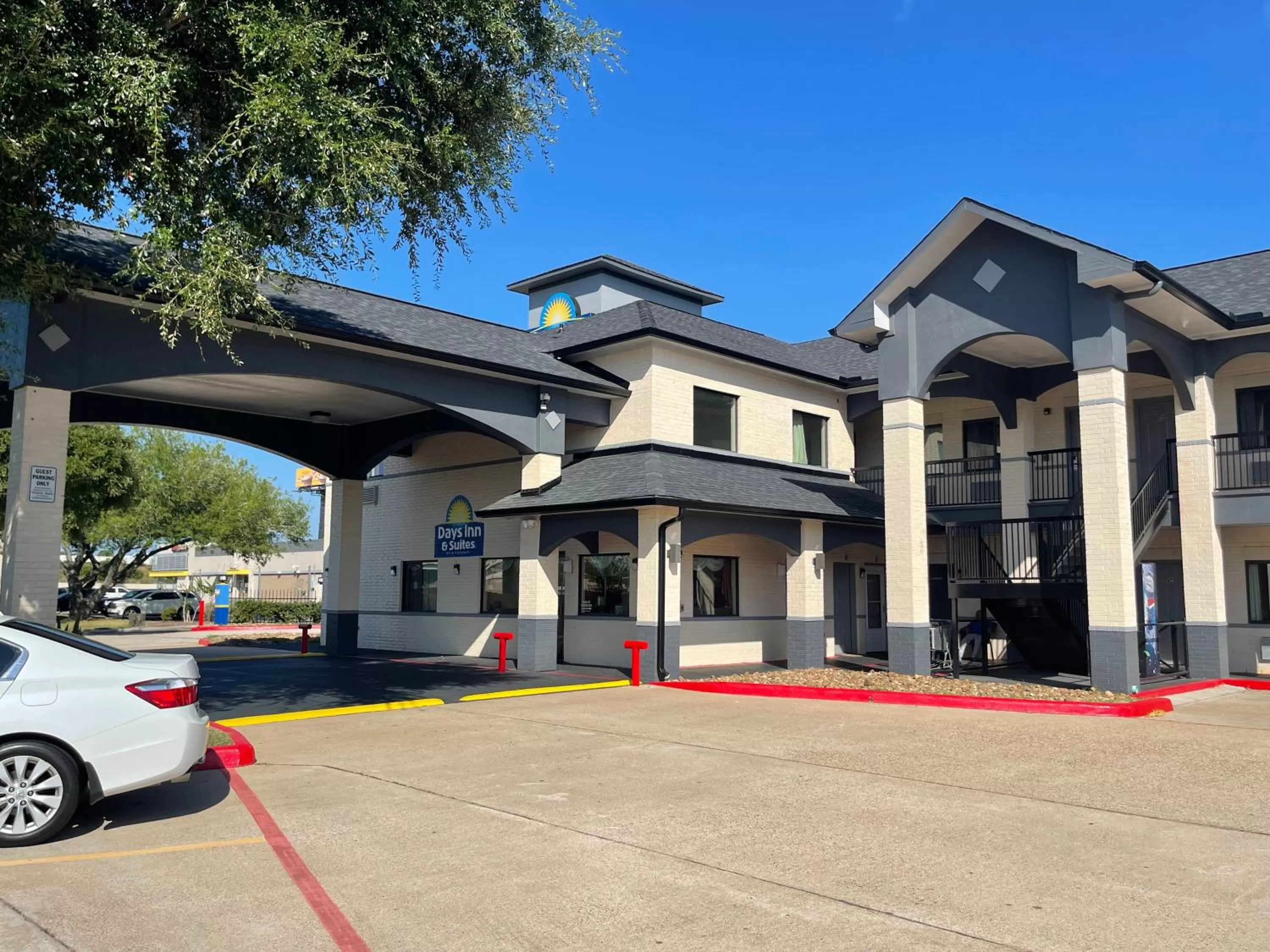 Property building in Days Inn by Wyndham Dickinson TX