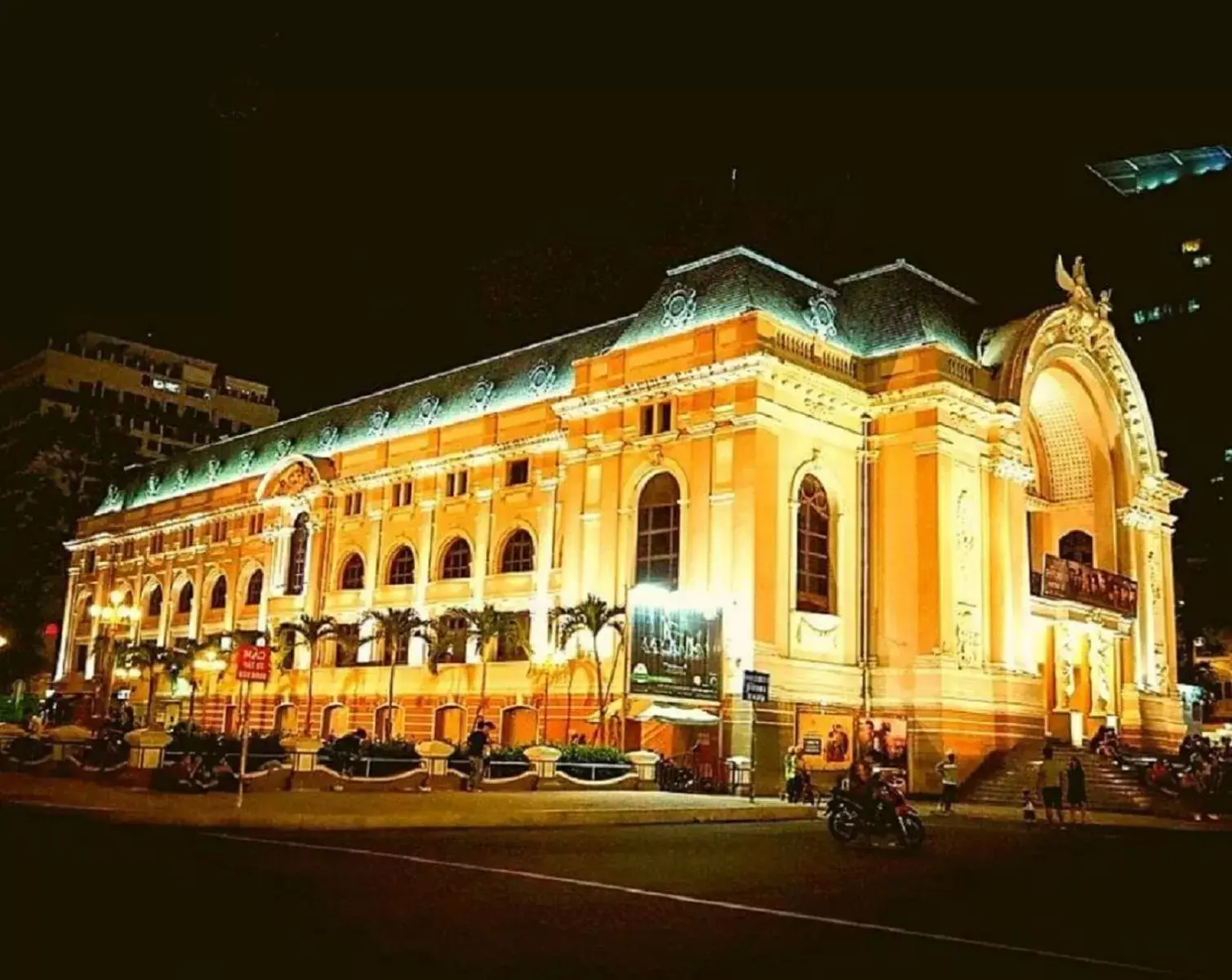 Nearby landmark, Property Building in Sen Sai Gon Hotel Ben Thanh Market