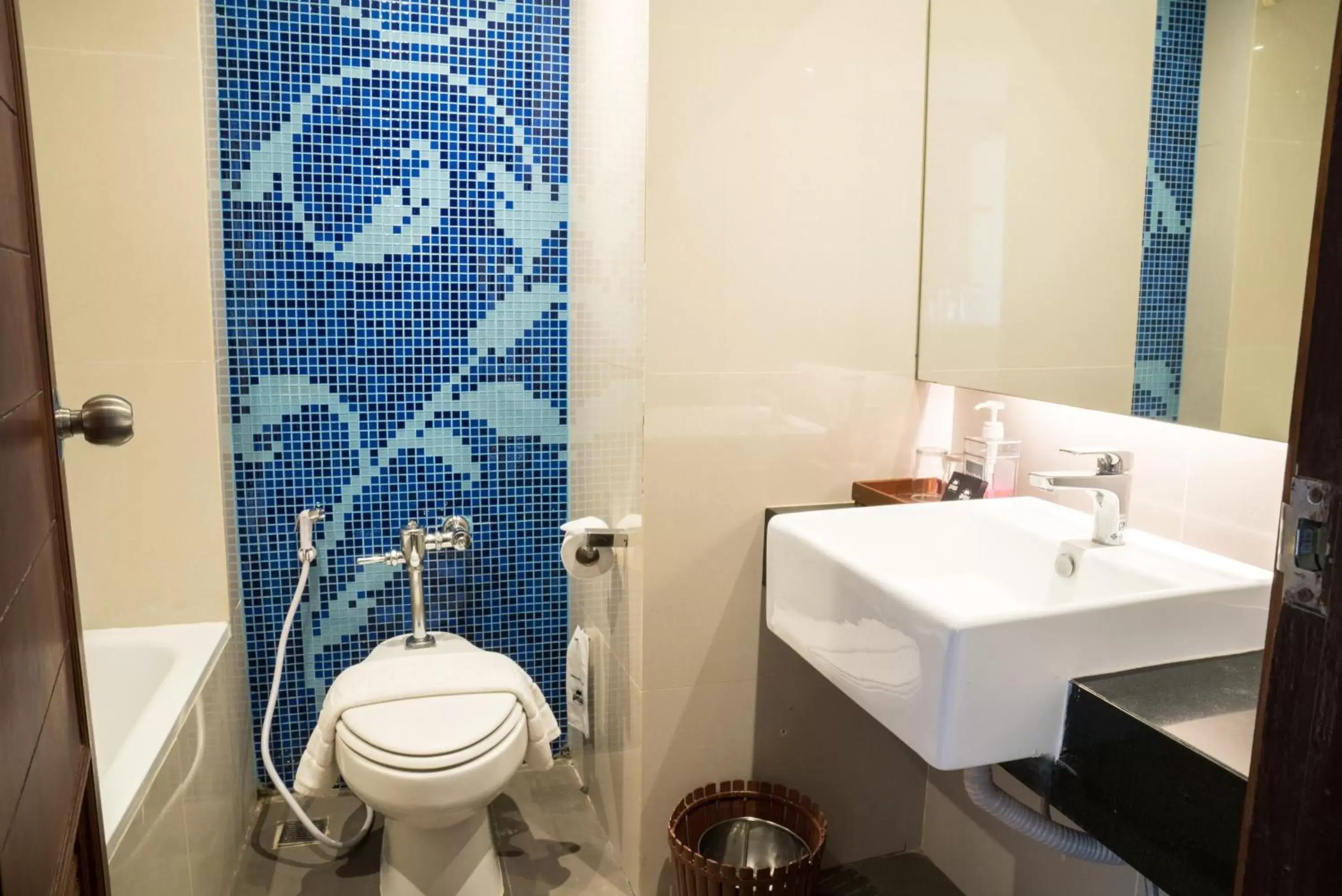 Toilet, Bathroom in Grand Jomtien Palace Hotel - SHA Extra Plus