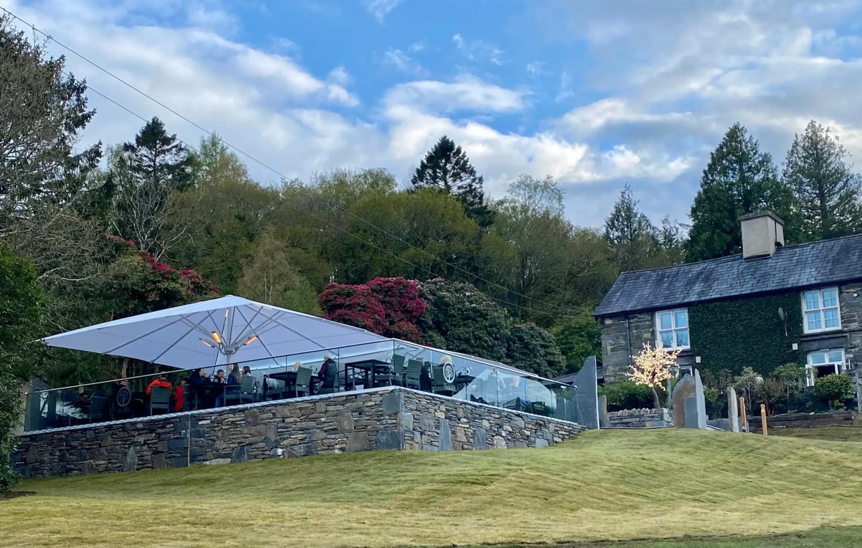 Property Building in Aberdunant Hall Country Hotel