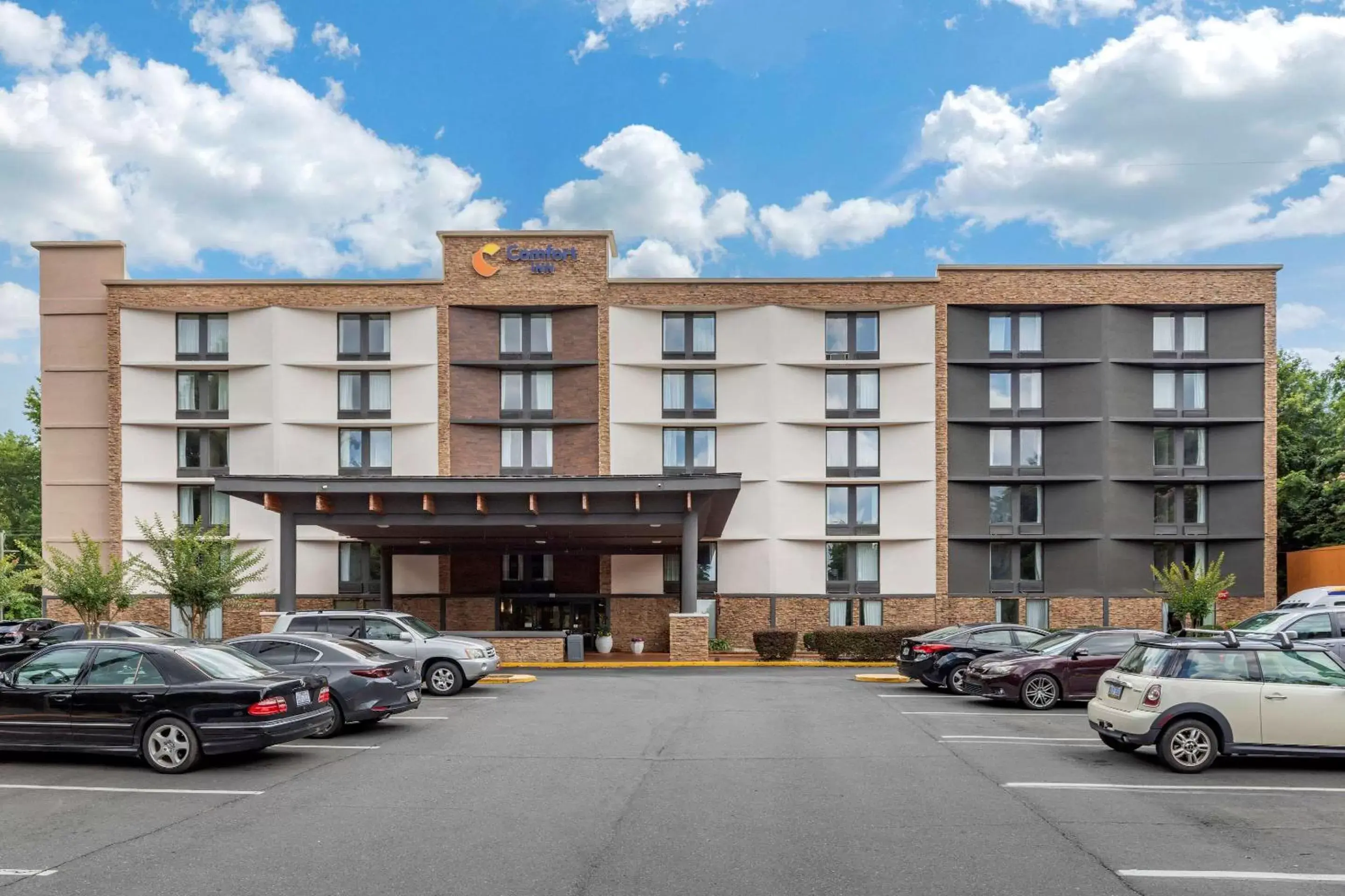 Property Building in Comfort Inn Charlotte Airport Uptown