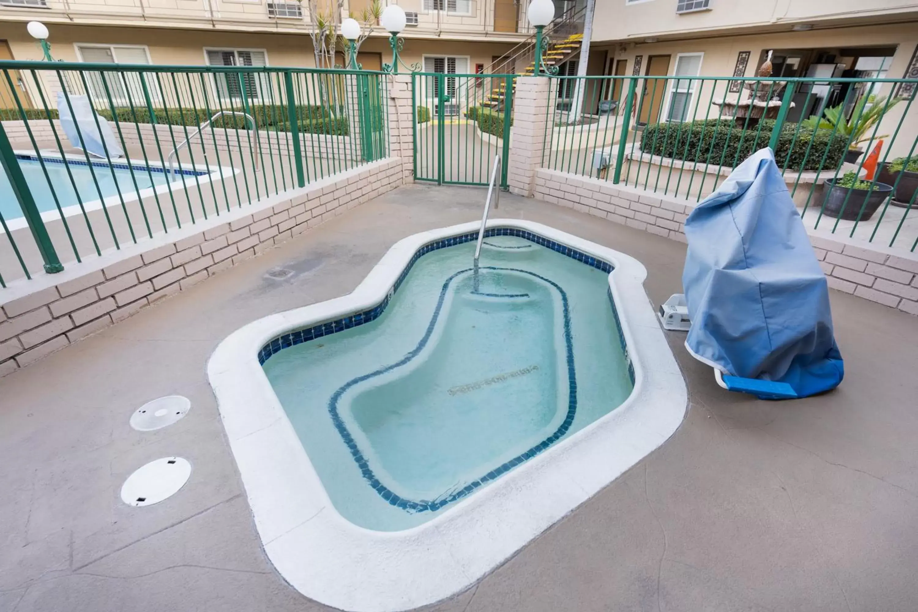 Hot Tub, Pool View in Americas Best Value Inn & Suites Anaheim