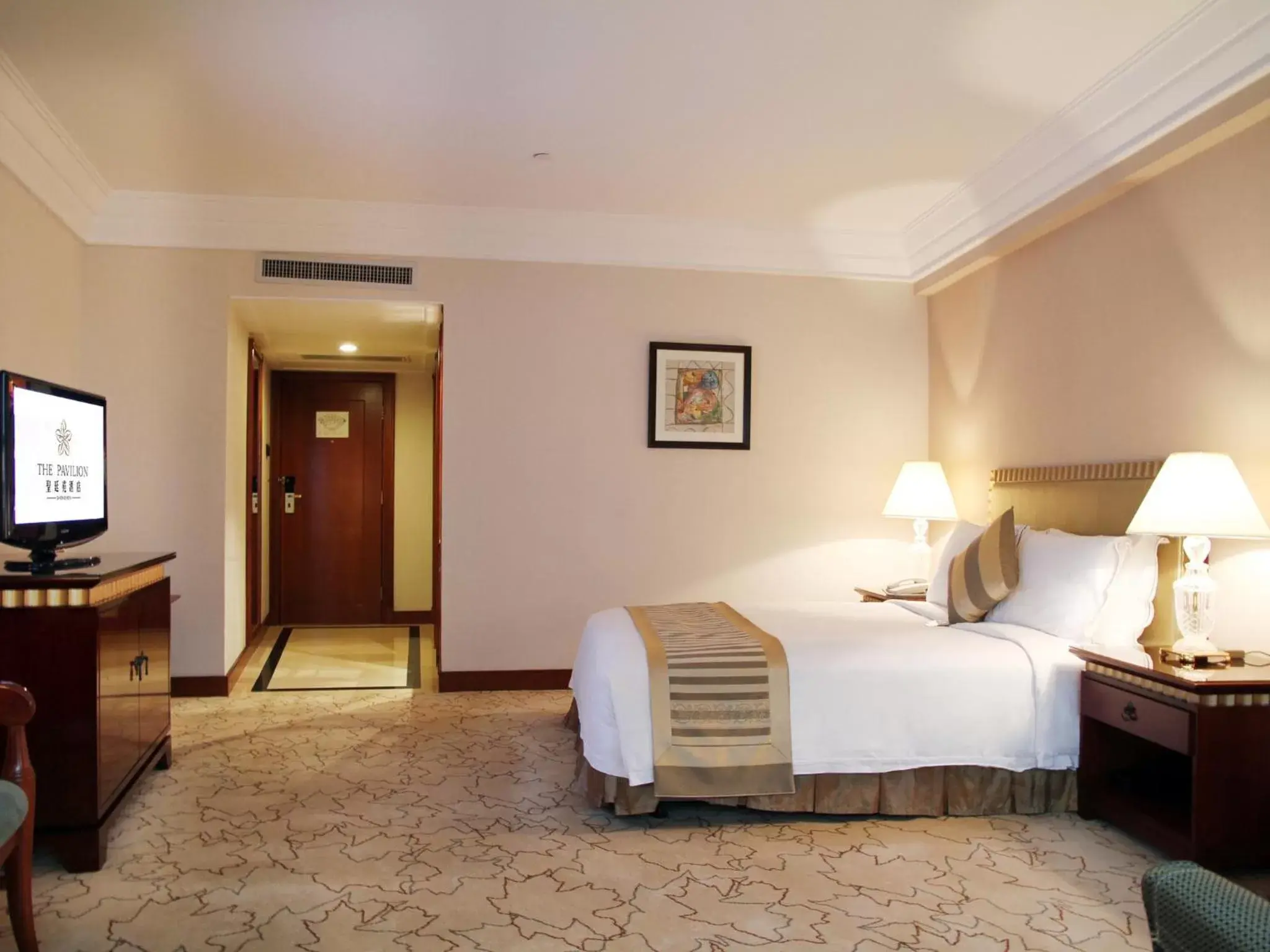 Bed in The Pavilion Hotel Shenzhen (Huaqiang NorthBusiness Zone)