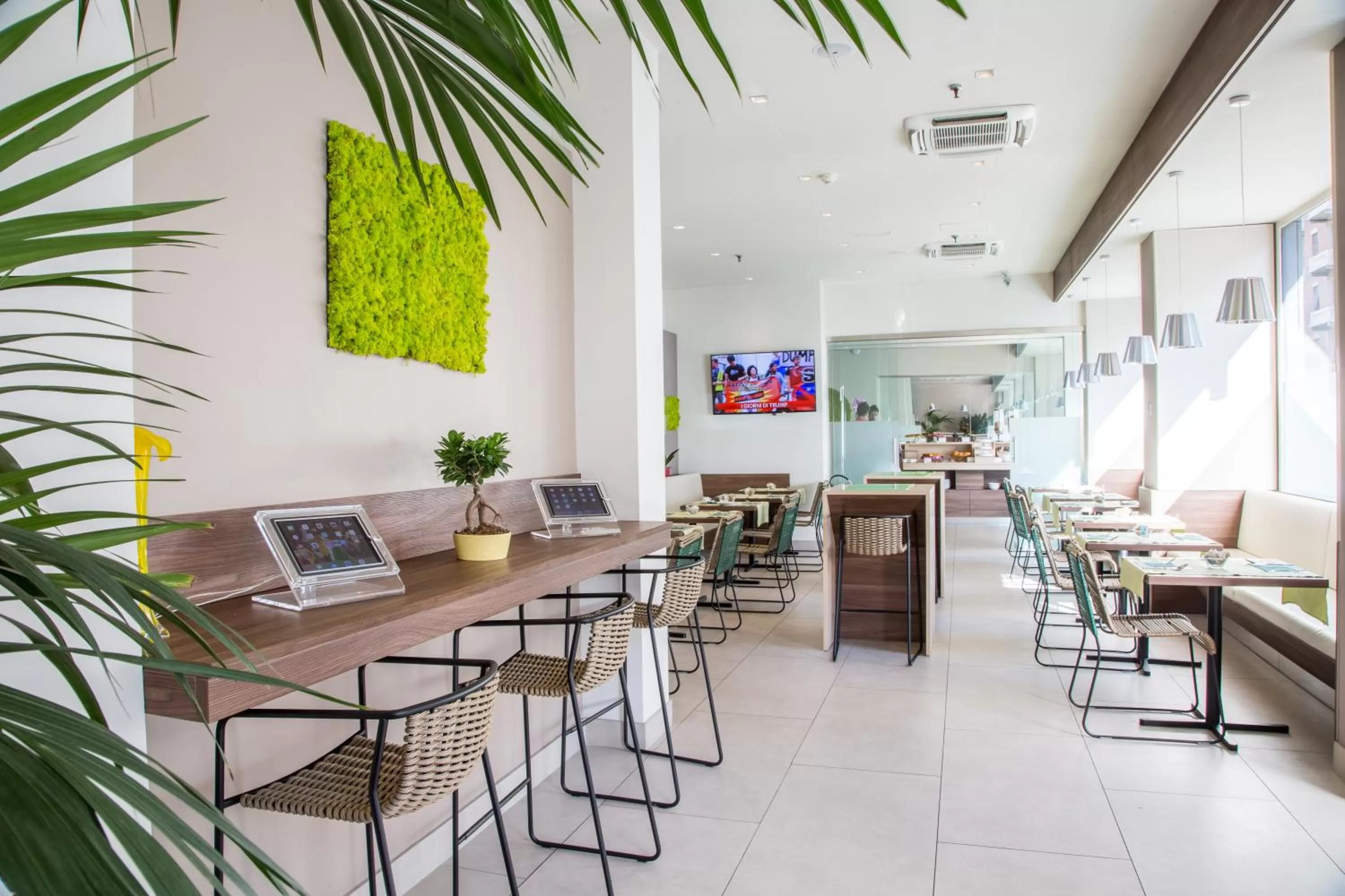 Restaurant/places to eat in Best Western Hotel Luxor