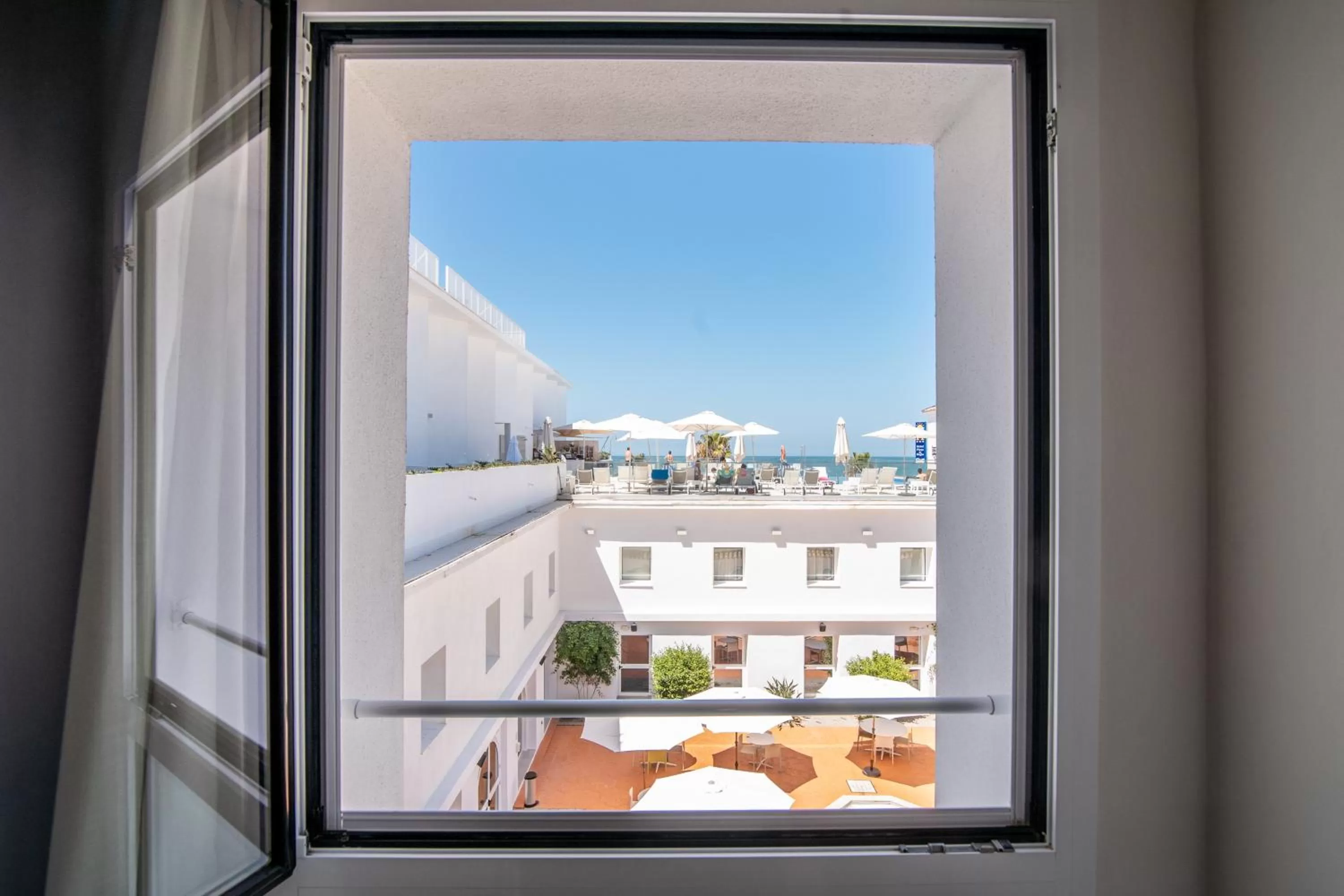 Pool view in Hotel Agaró