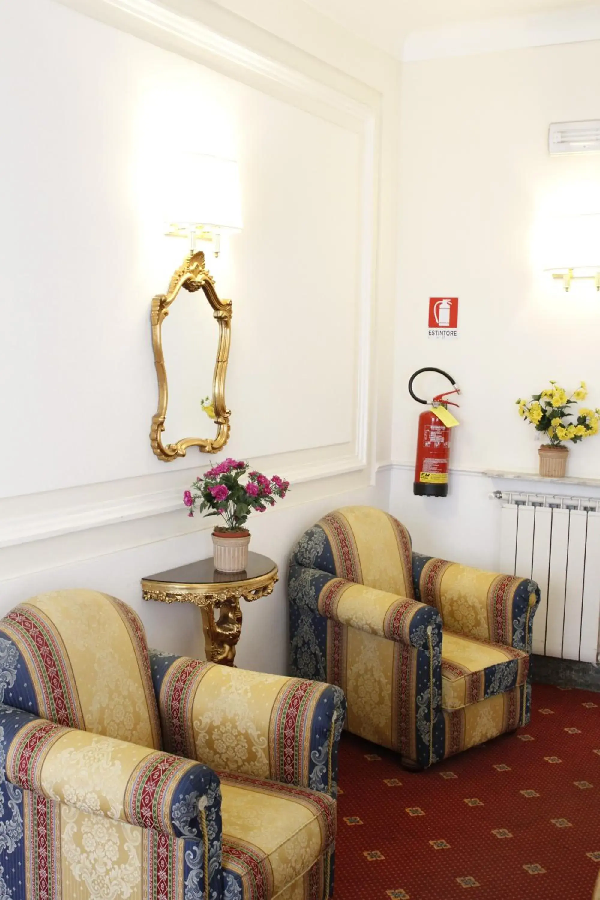 Decorative detail, Seating Area in Hotel San Giusto