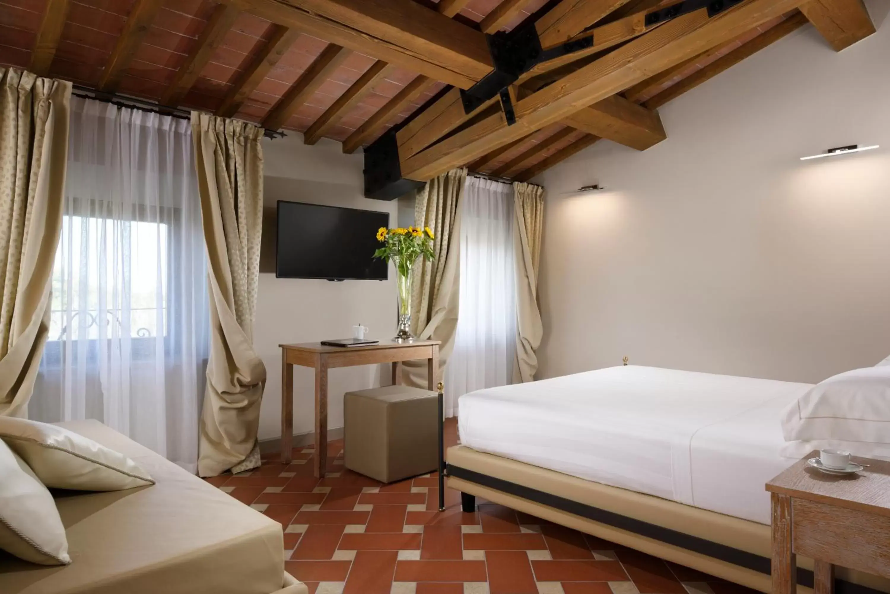 Bedroom, Bed in Villa Sabolini