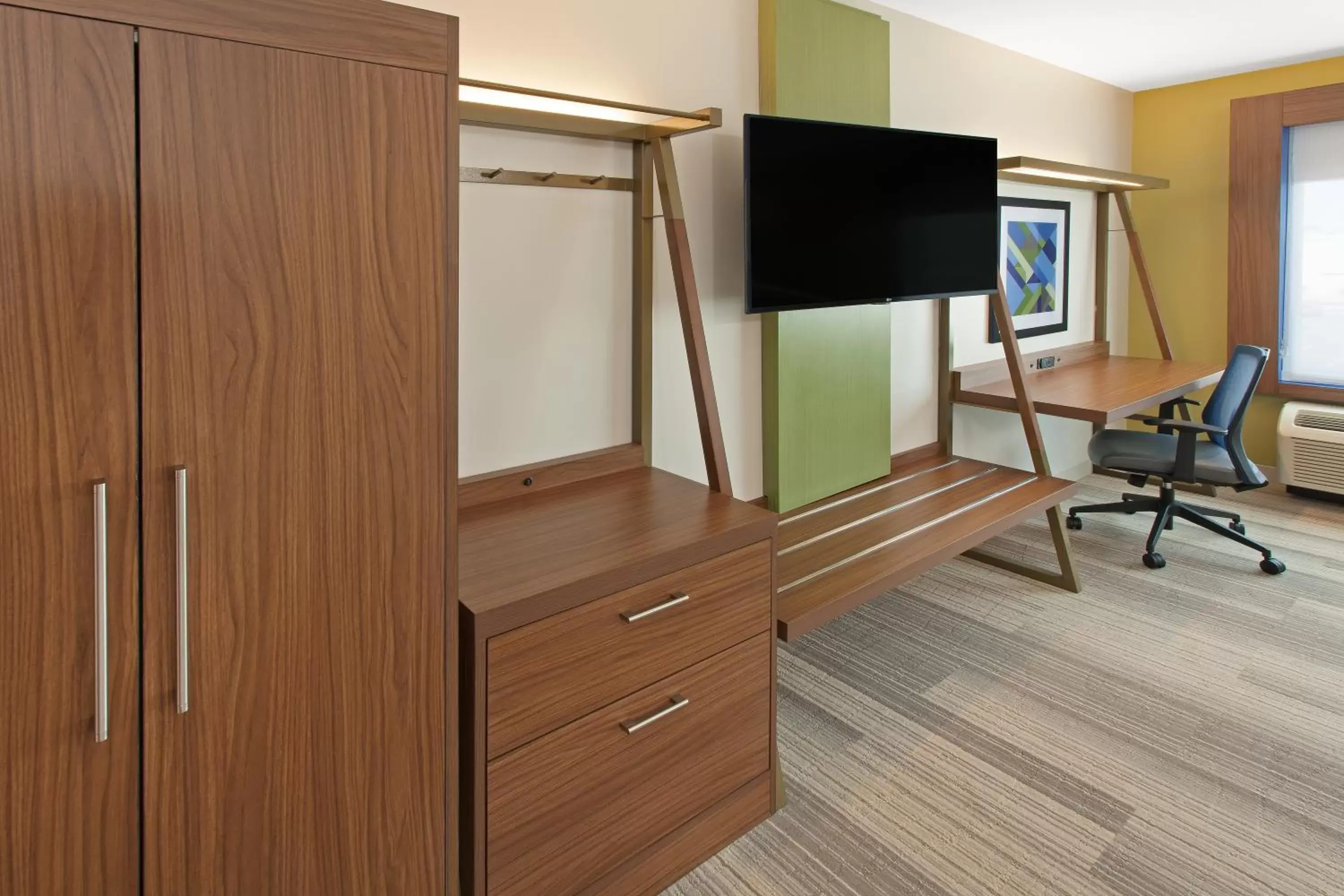 TV and multimedia, TV/Entertainment Center in Holiday Inn Express & Suites - Sterling Heights-Detroit Area, an IHG Hotel
