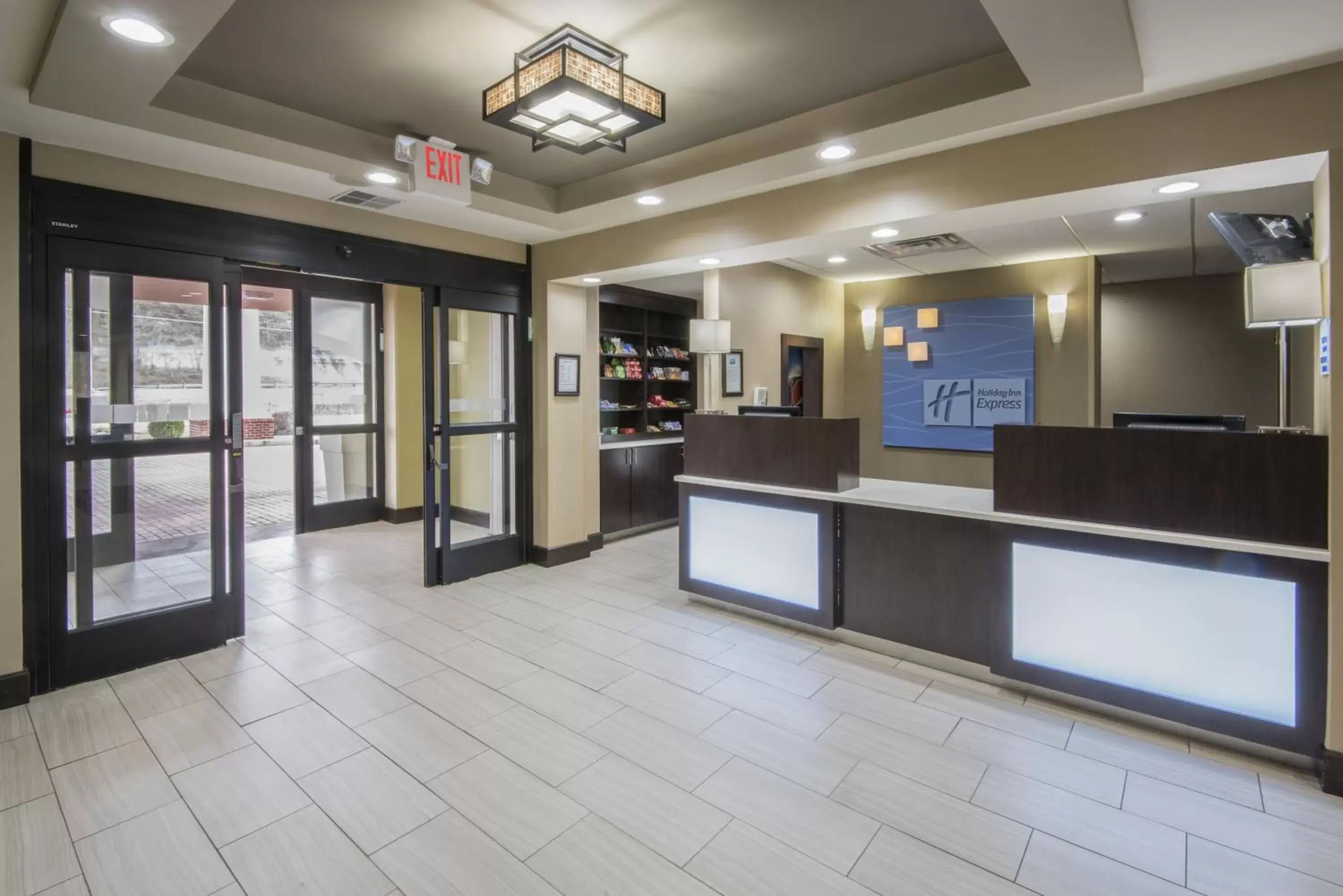 Property building, Lobby/Reception in Holiday Inn Express Hotel & Suites Ashland, an IHG Hotel